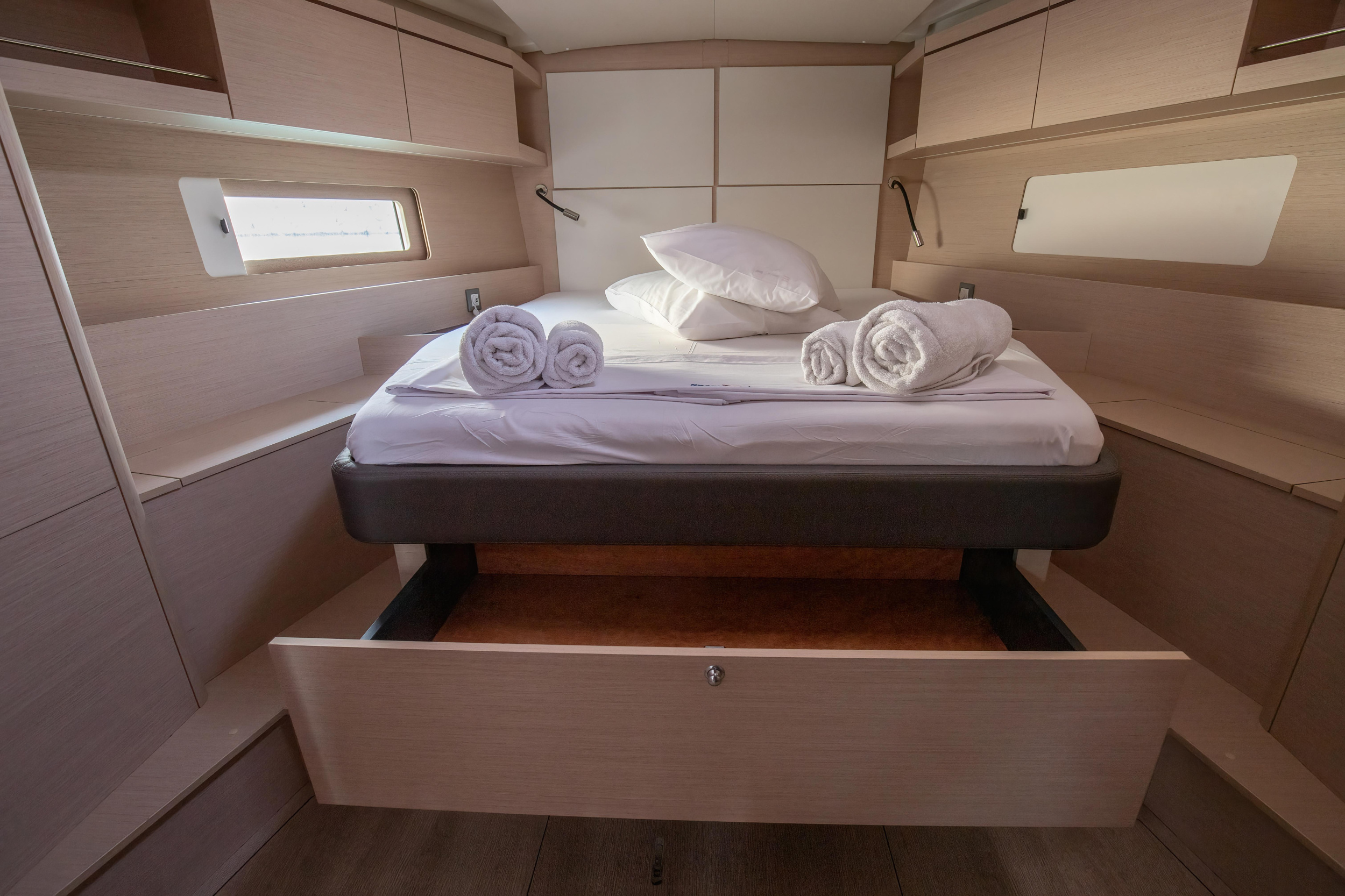 Oceanis 46.1 (bunk cab) — photo 13