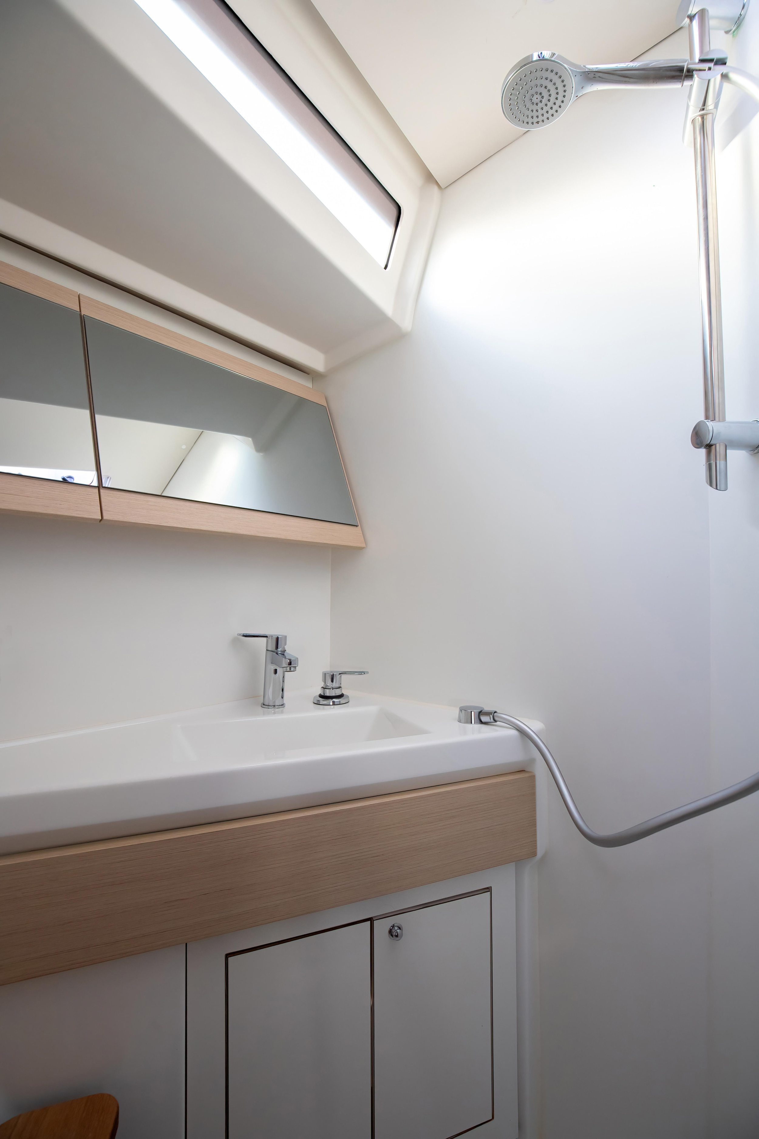 Oceanis 46.1 (bunk cab) — photo 4