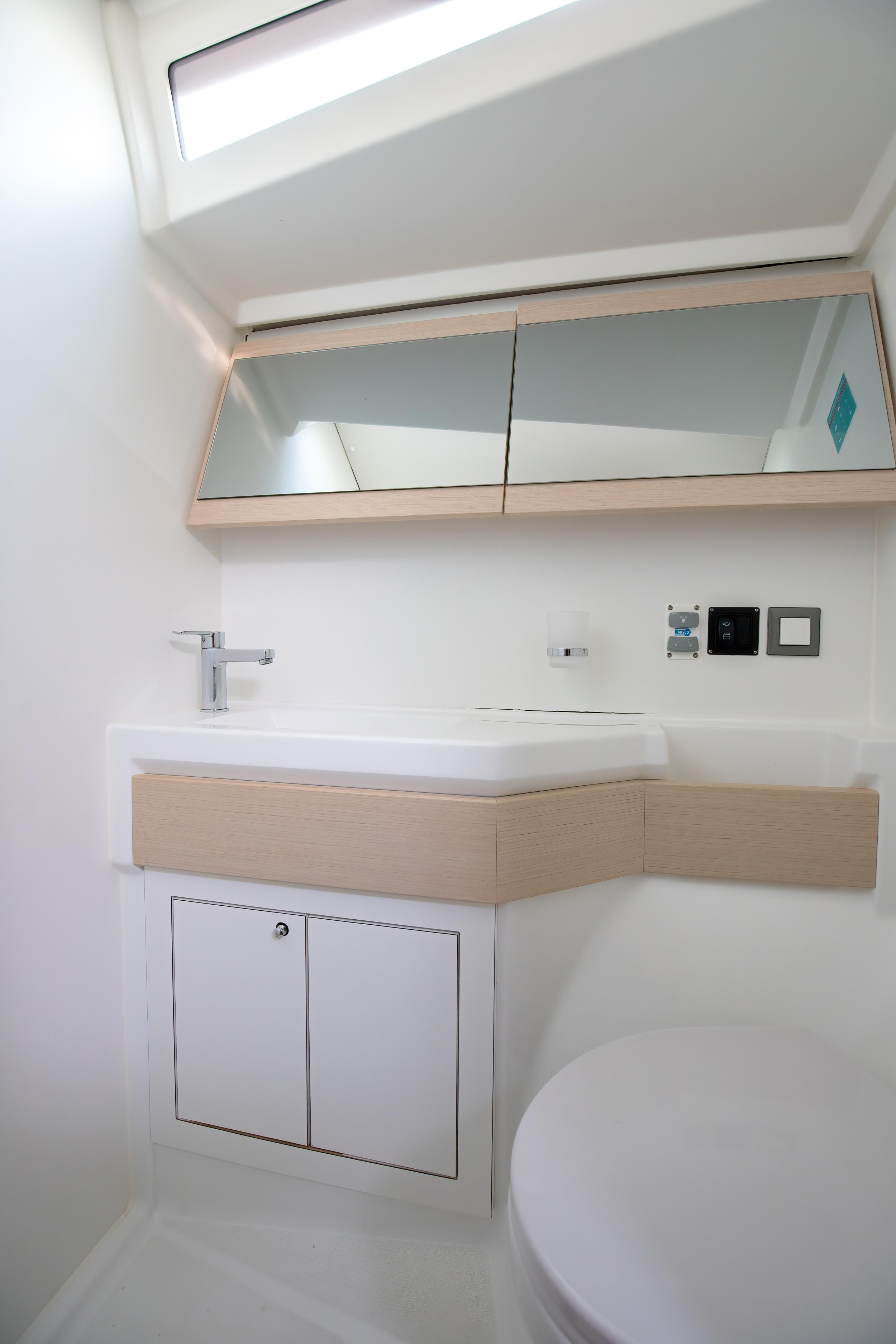 Oceanis 46.1 (bunk cab) — photo 2