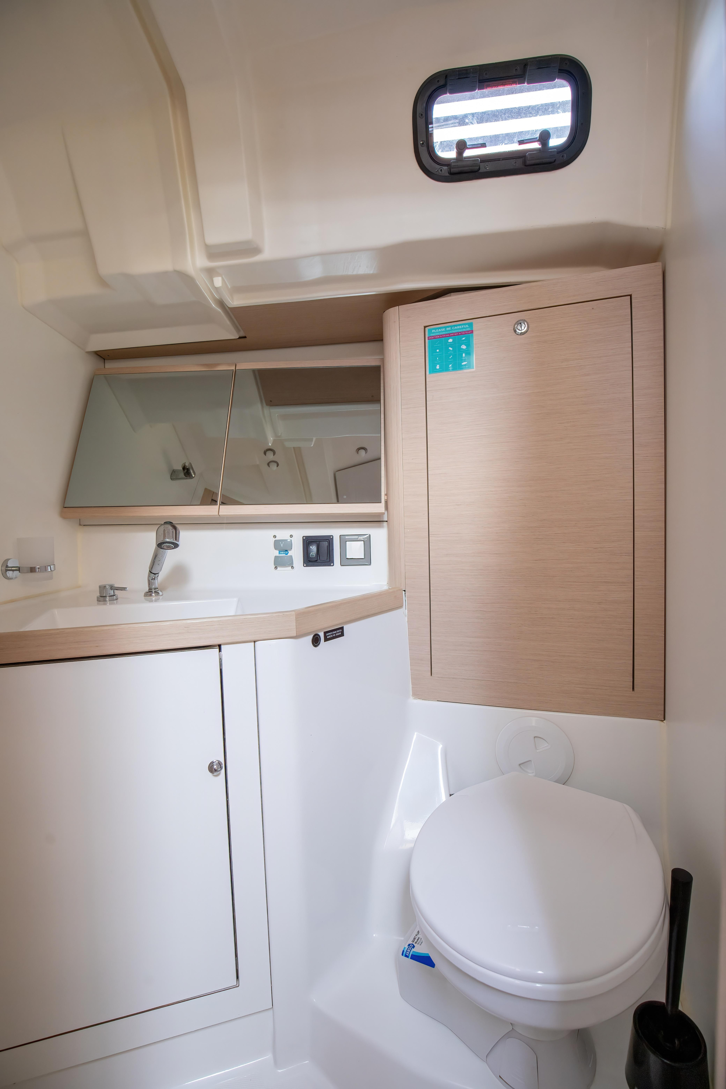 Oceanis 46.1 (bunk cab) — photo 3