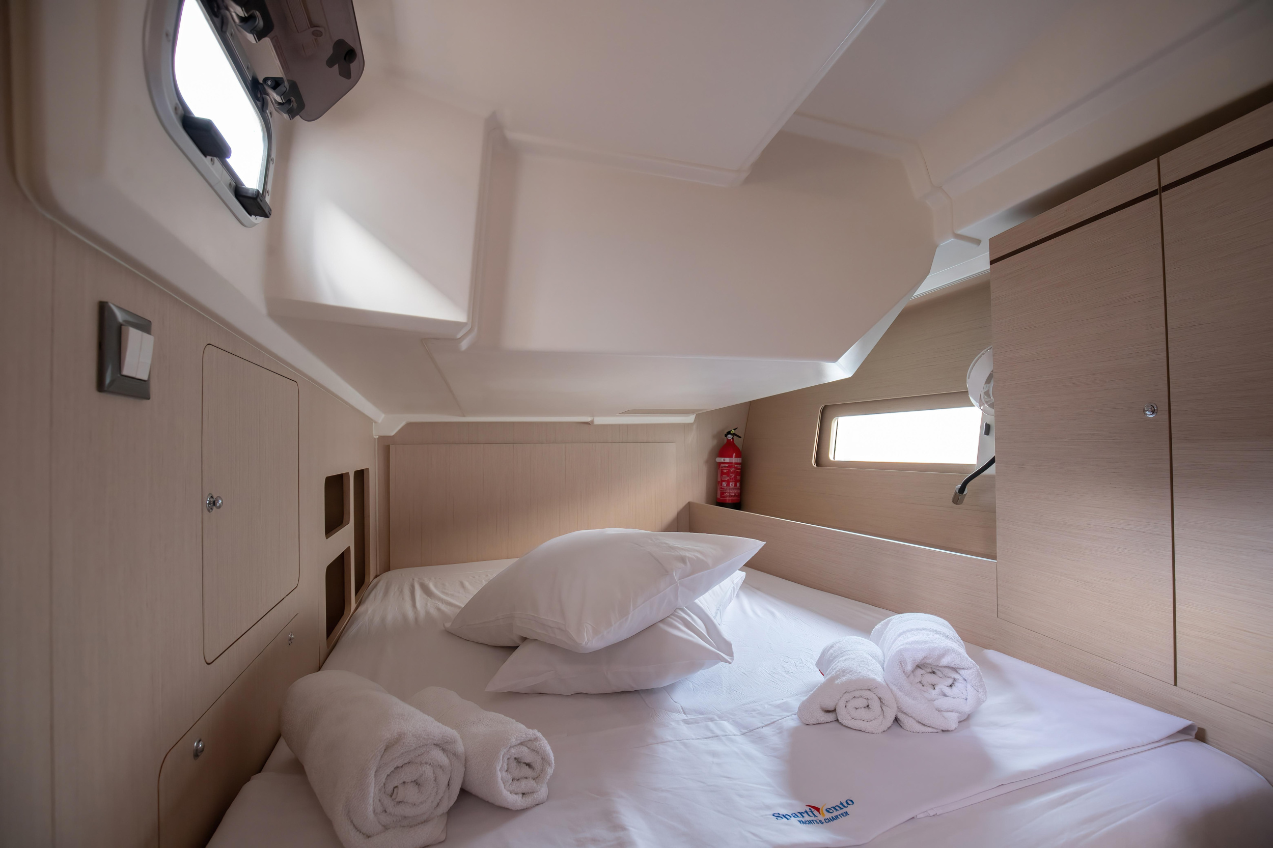 Oceanis 46.1 (bunk cab) — photo 20
