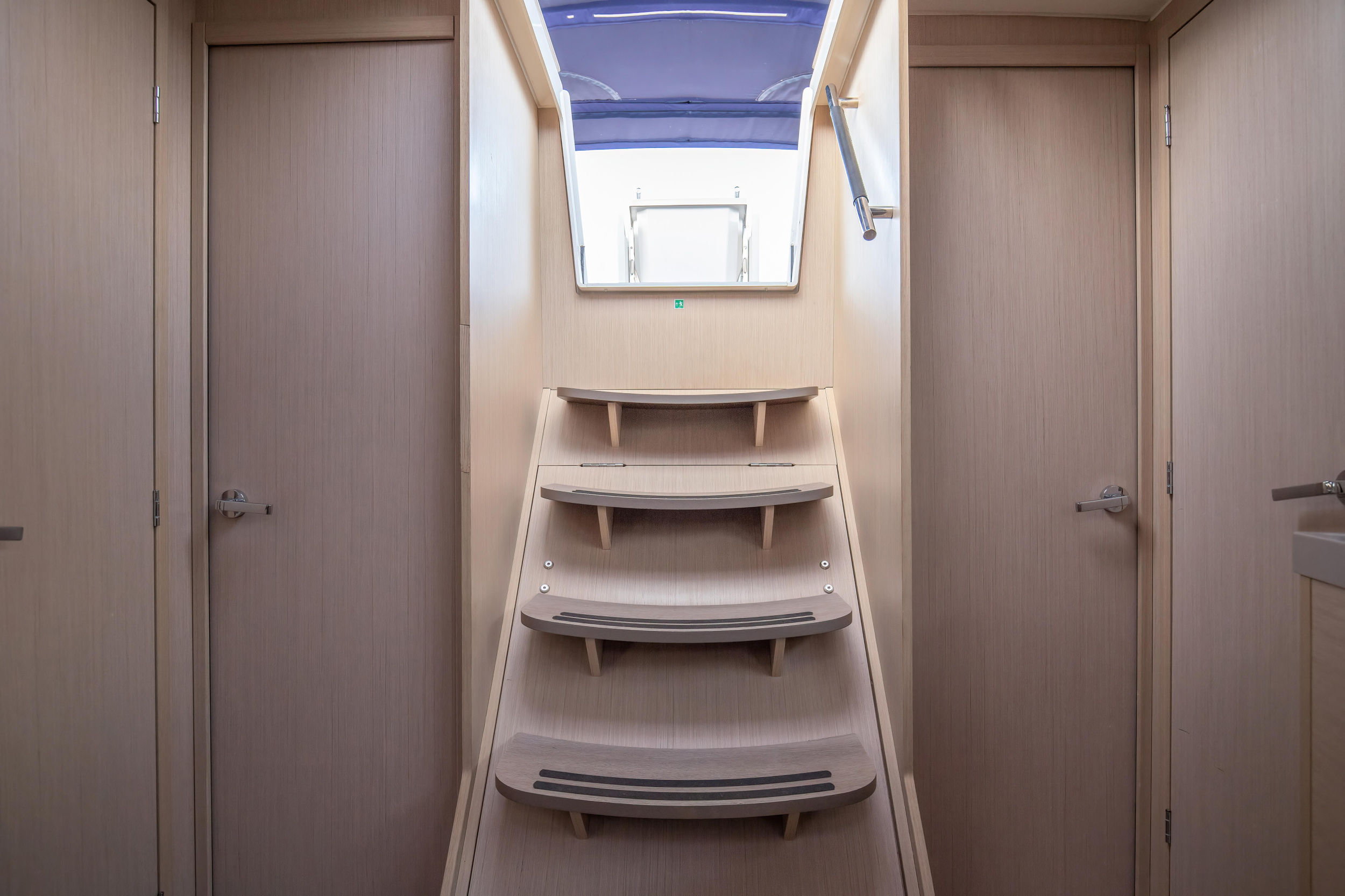 Oceanis 46.1 (bunk cab) — photo 21