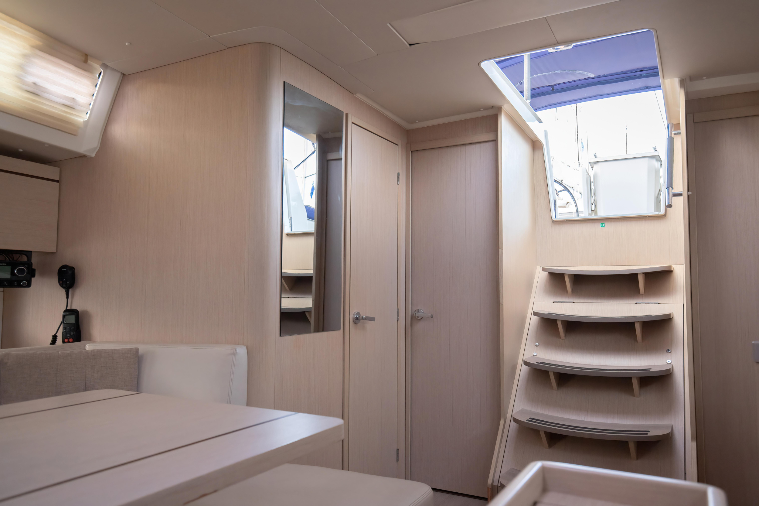 Oceanis 46.1 (bunk cab) — photo 19