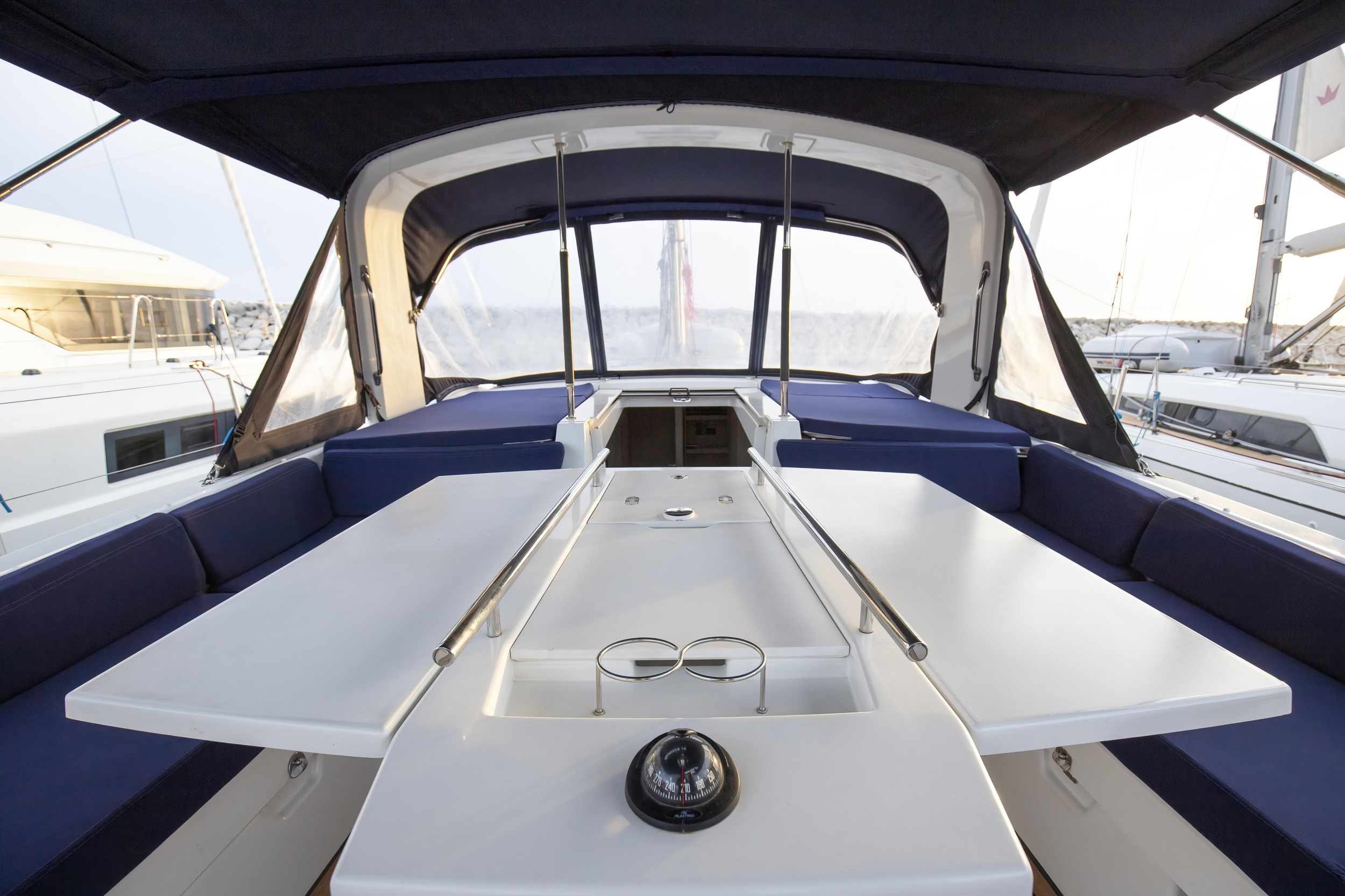 Oceanis 46.1 (bunk cab) — photo 9