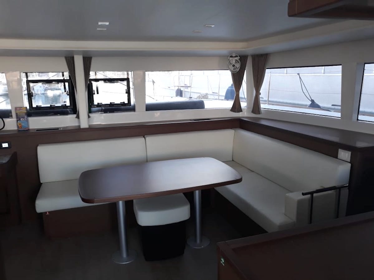 Lagoon 450F — photo 13