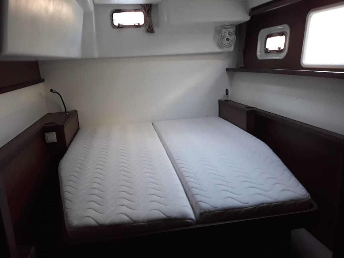 Lagoon 450F — photo 7