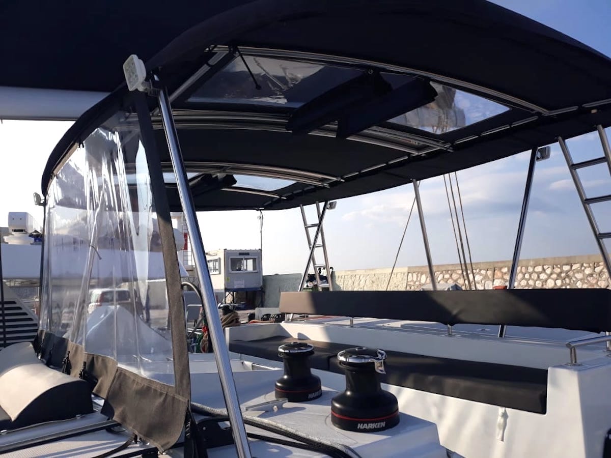 Lagoon 450F — photo 3