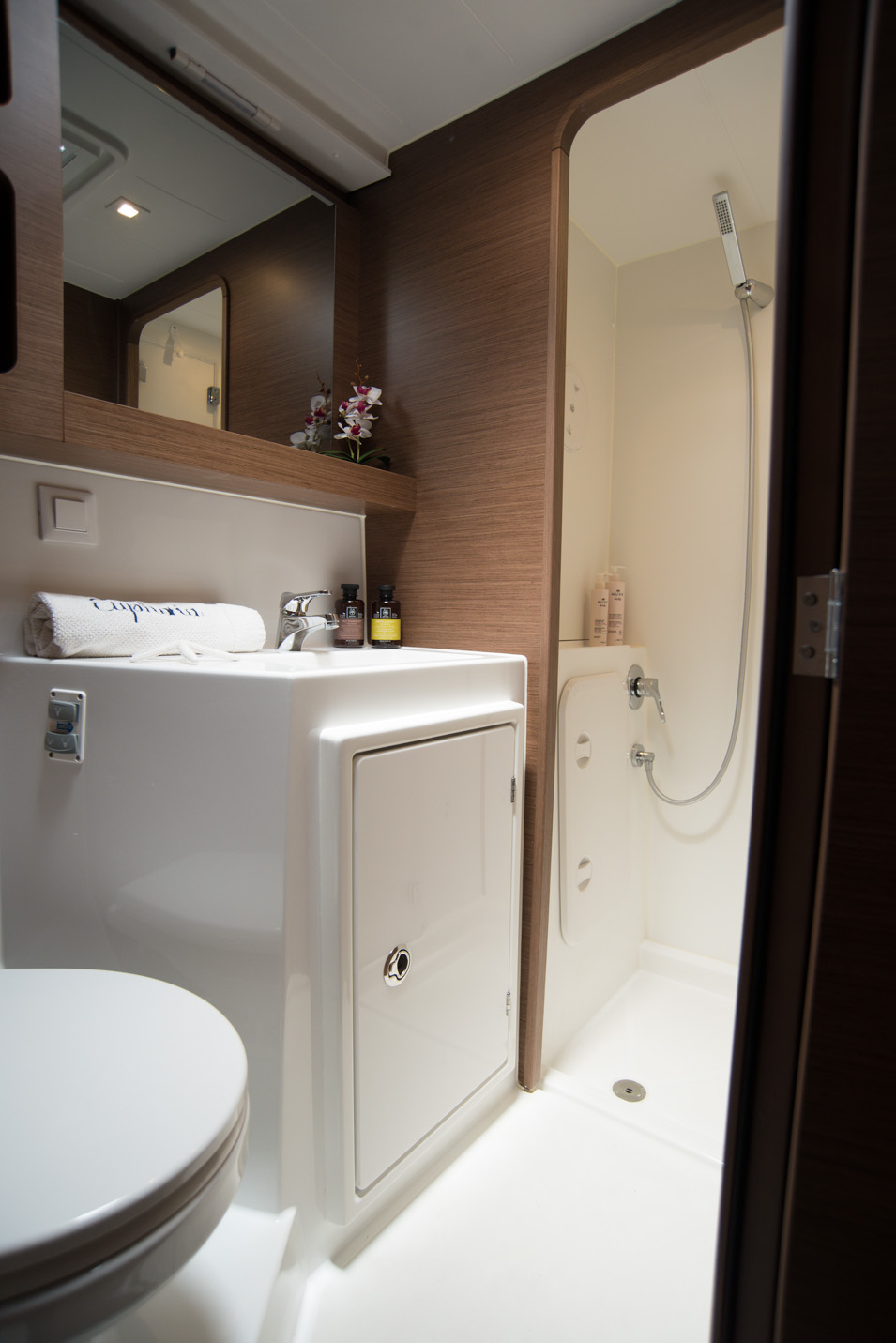 Lagoon 42 — photo 15