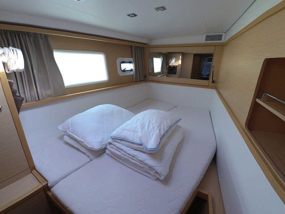 Lagoon 450 F — photo 3