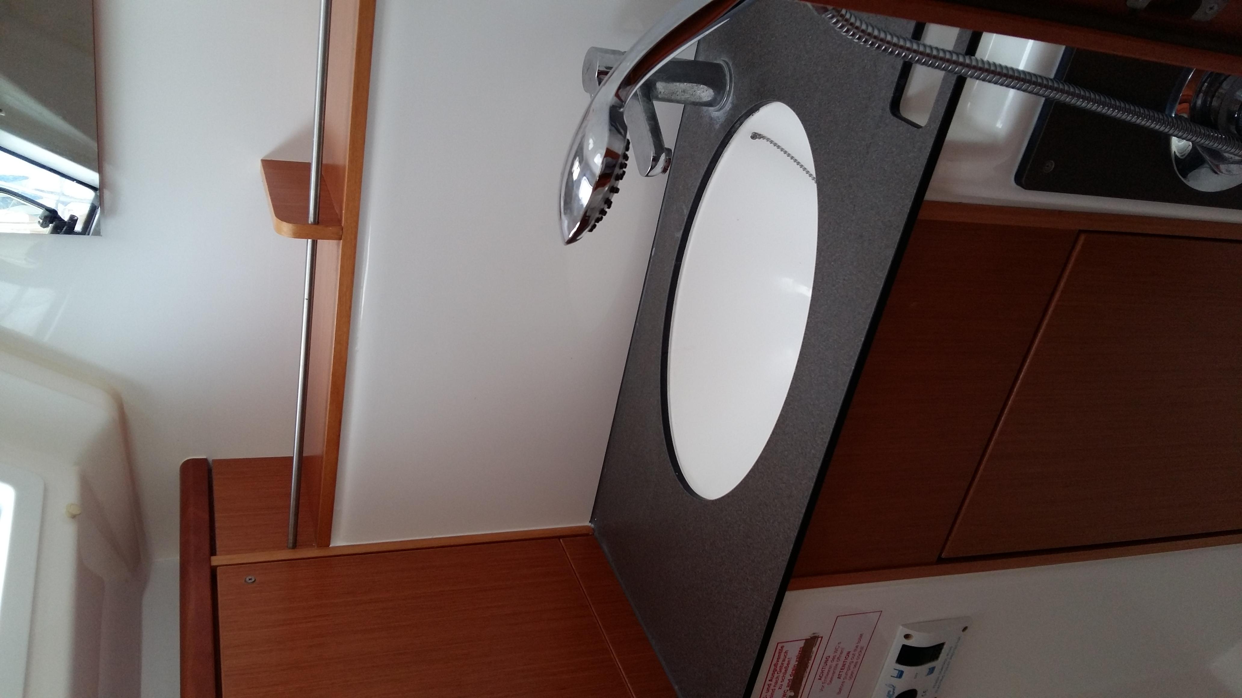 Bavaria Cruiser 37 — photo 16