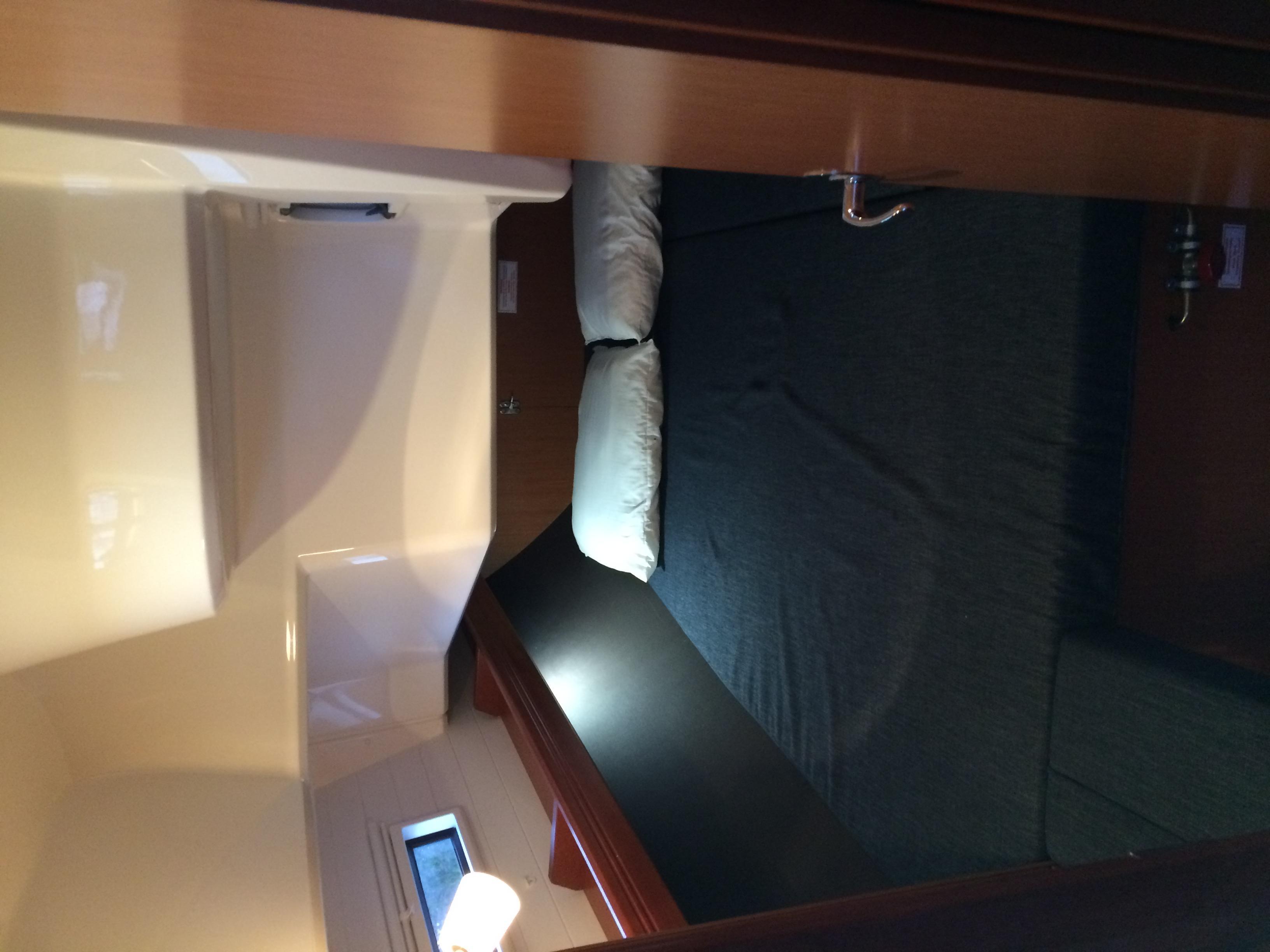 Bavaria Cruiser 37 — photo 17