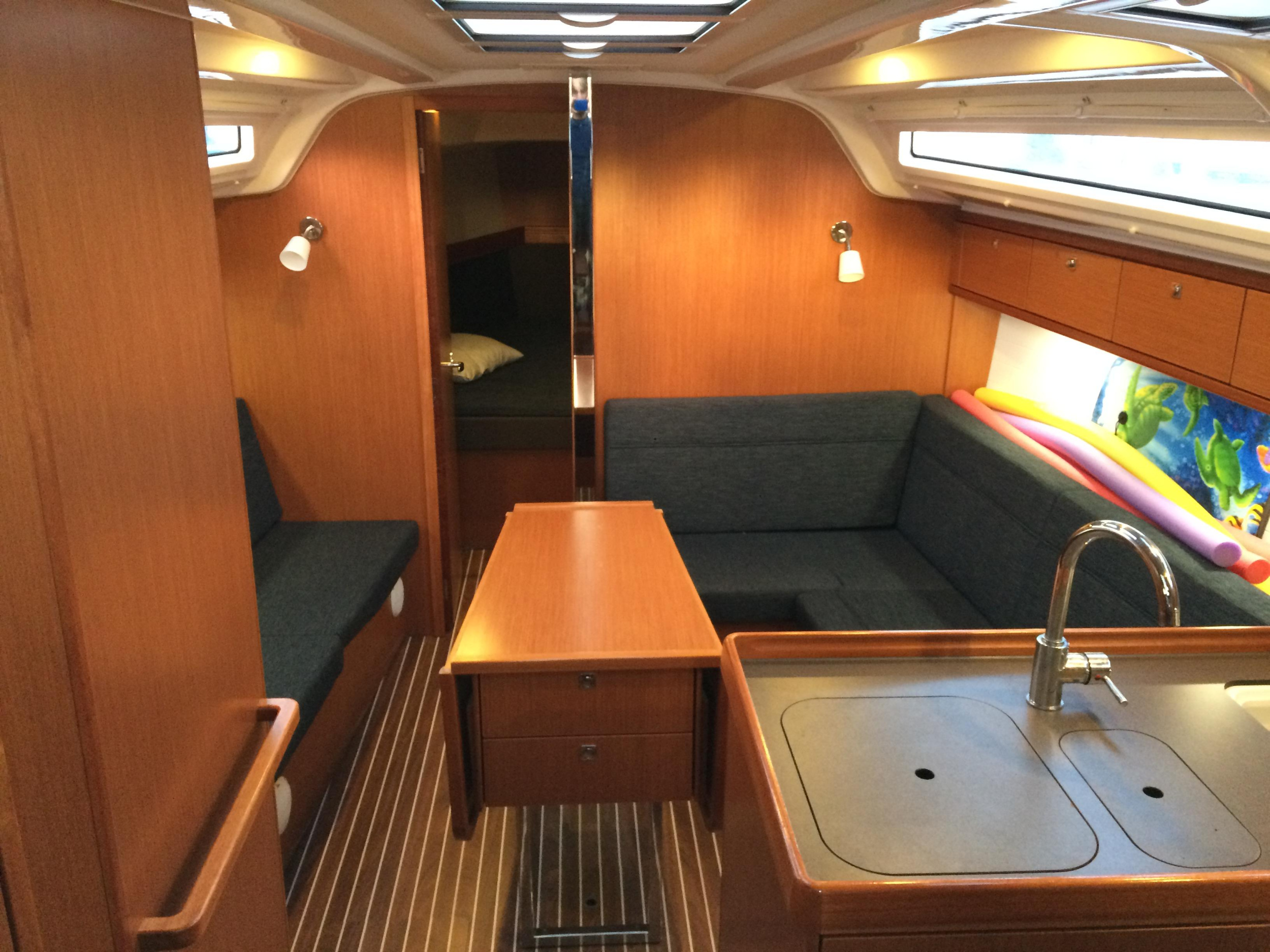 Bavaria Cruiser 37 — photo 12