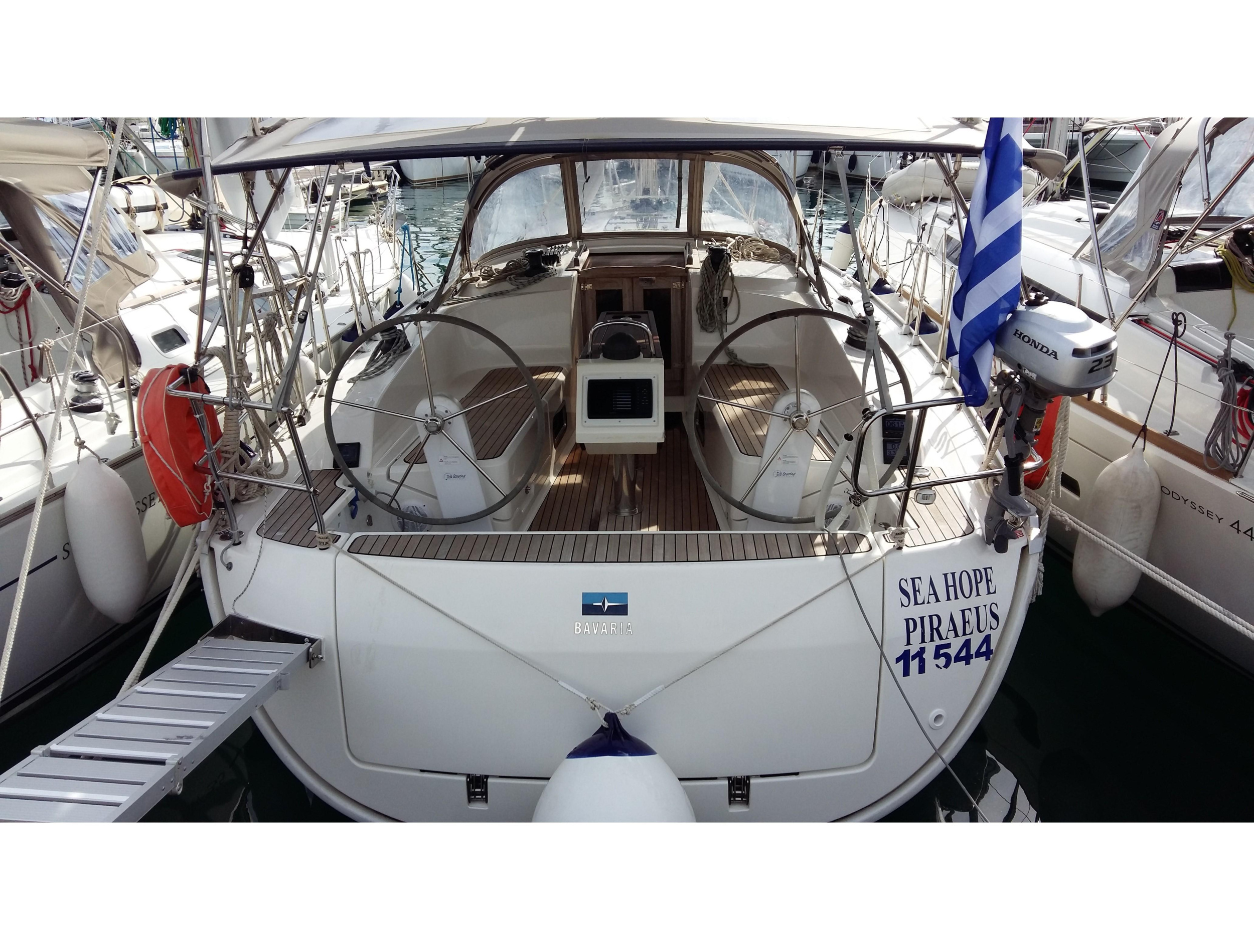 Bavaria Cruiser 37 — photo 1