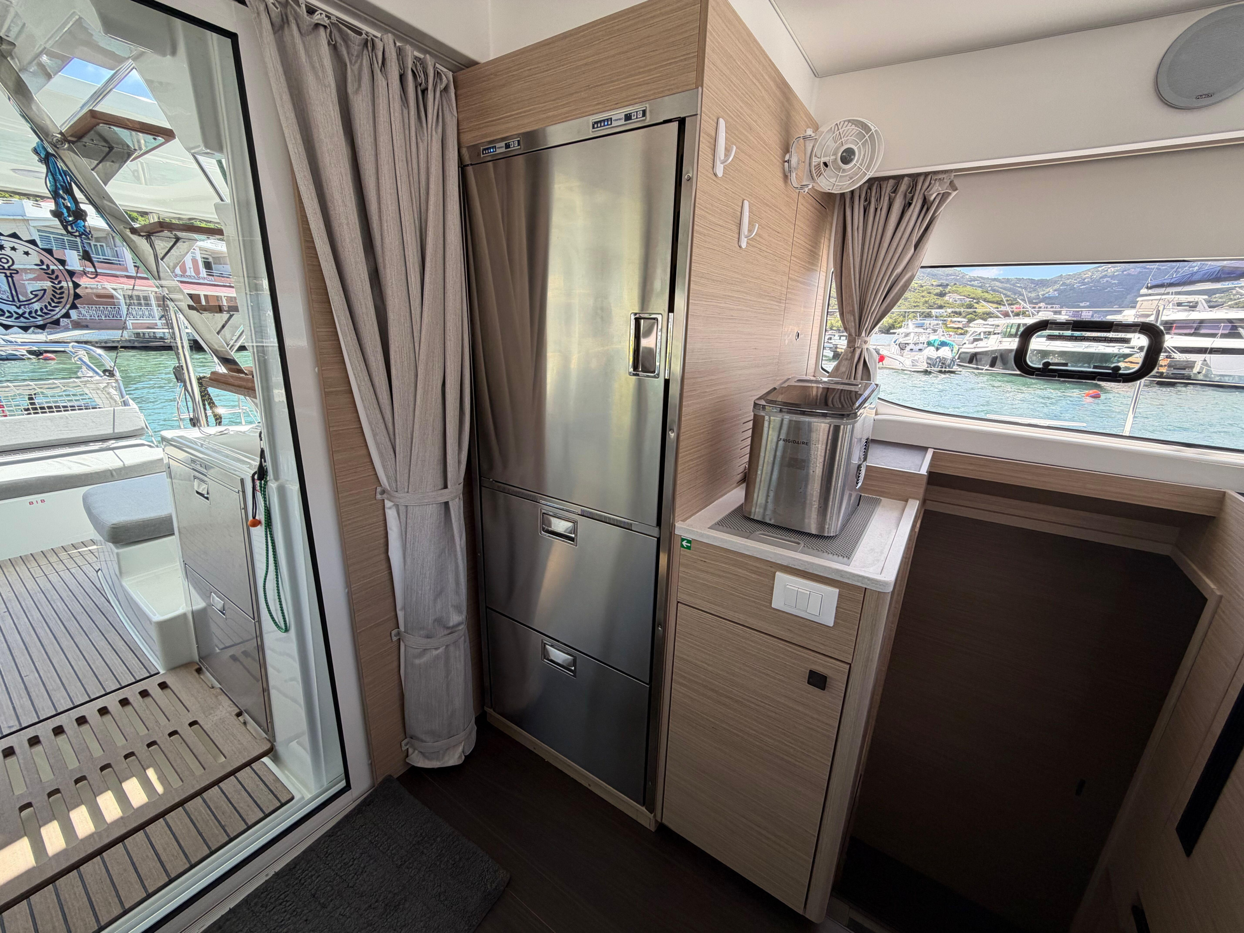Lagoon 43 (Owners Version) — photo 31