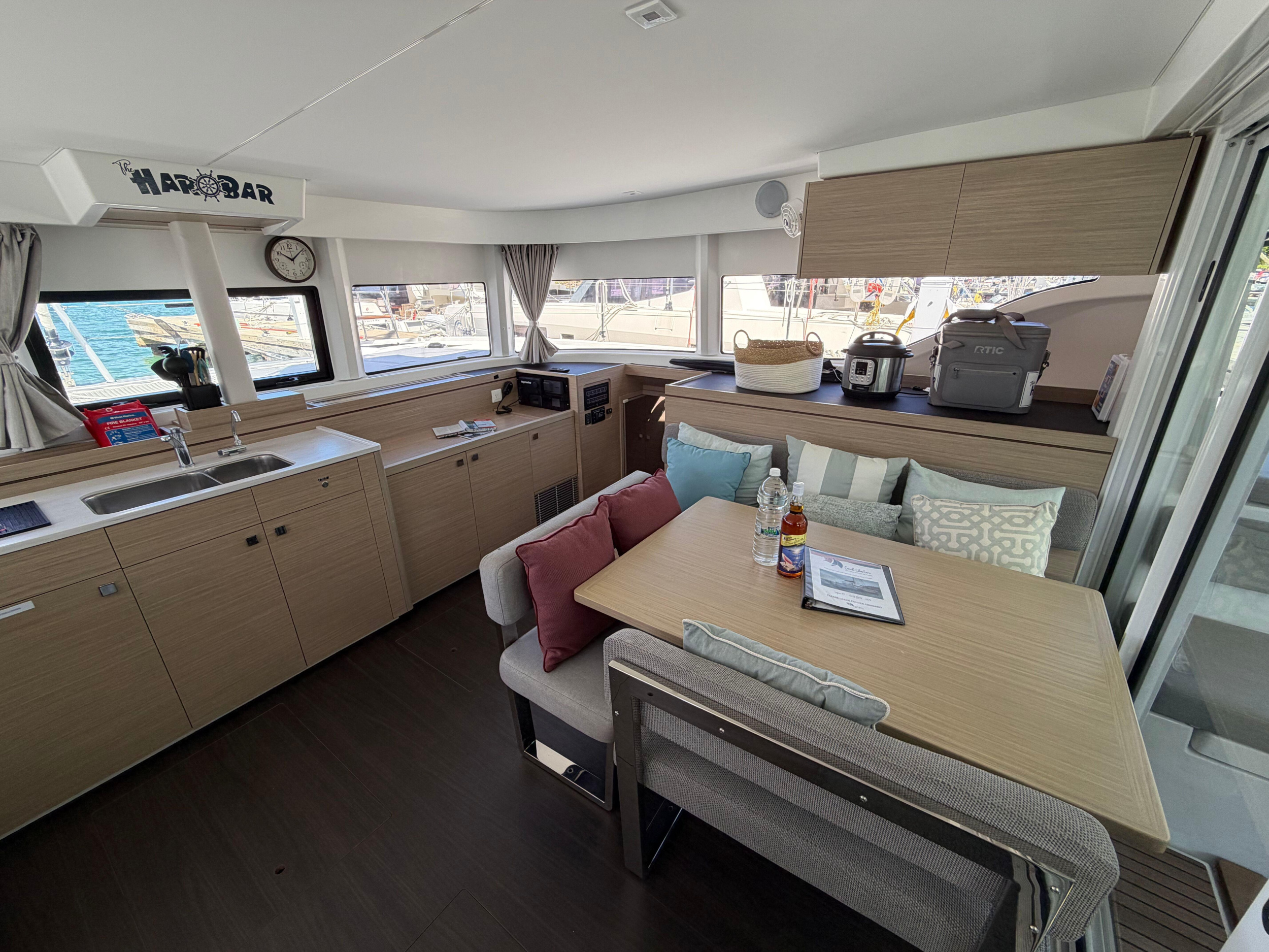Lagoon 43 (Owners Version) — photo 33