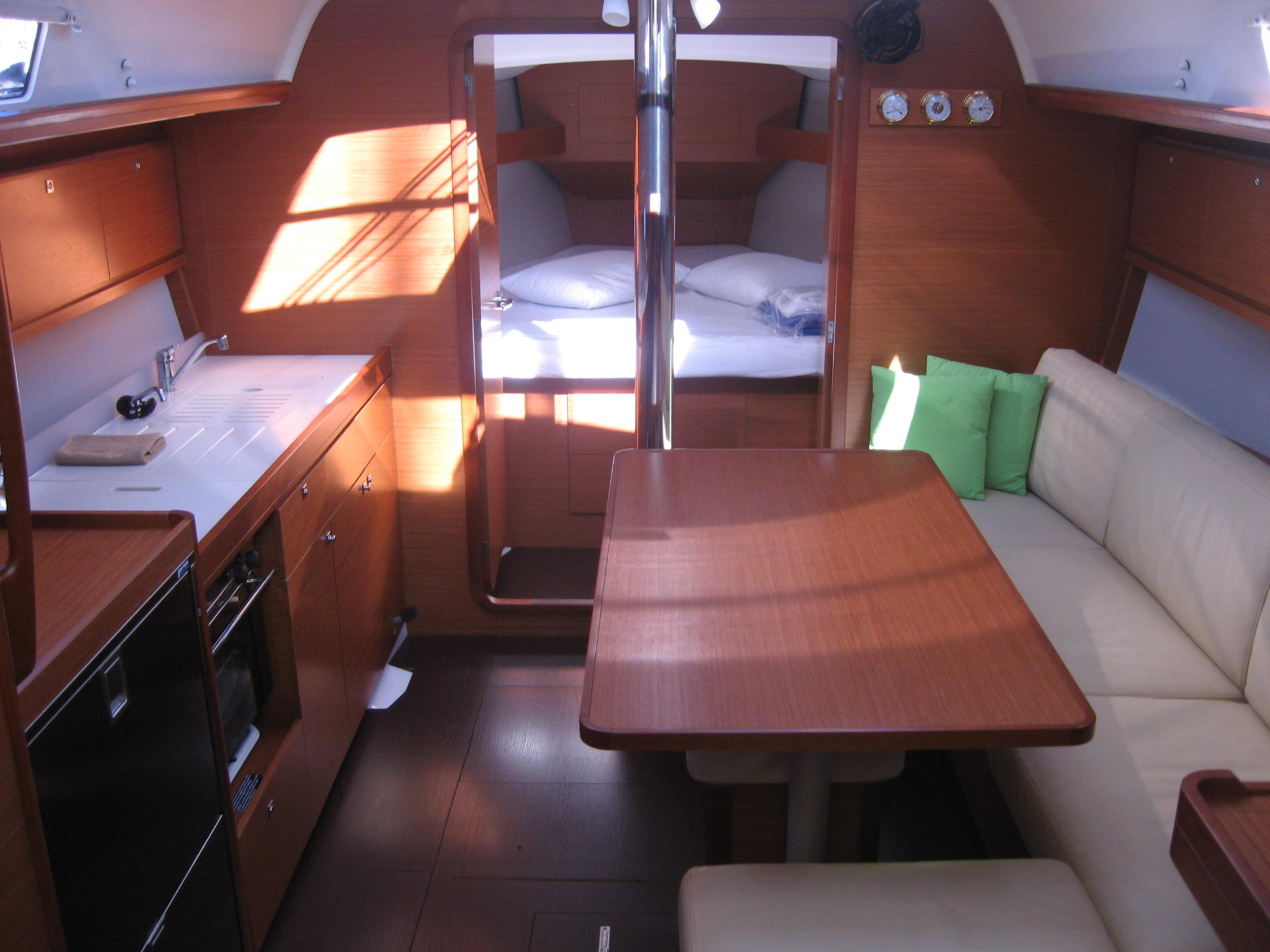 Dufour 382 GL — photo 12