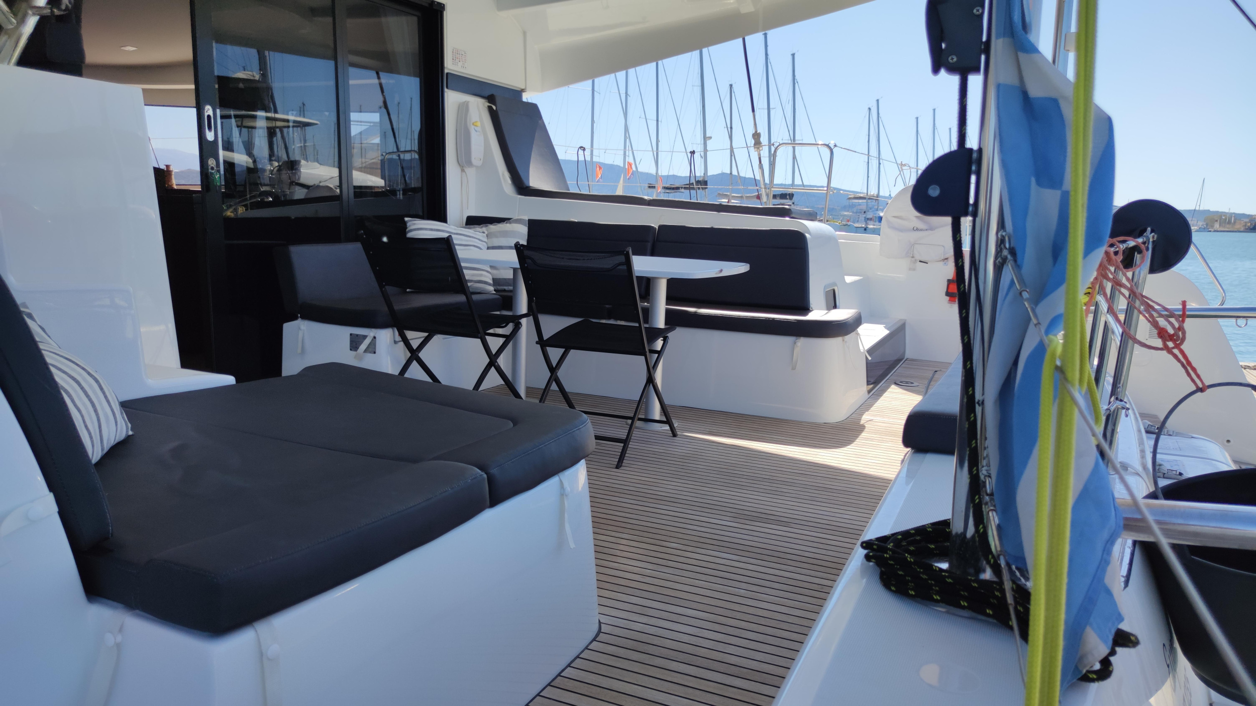 Lagoon 42 — photo 10