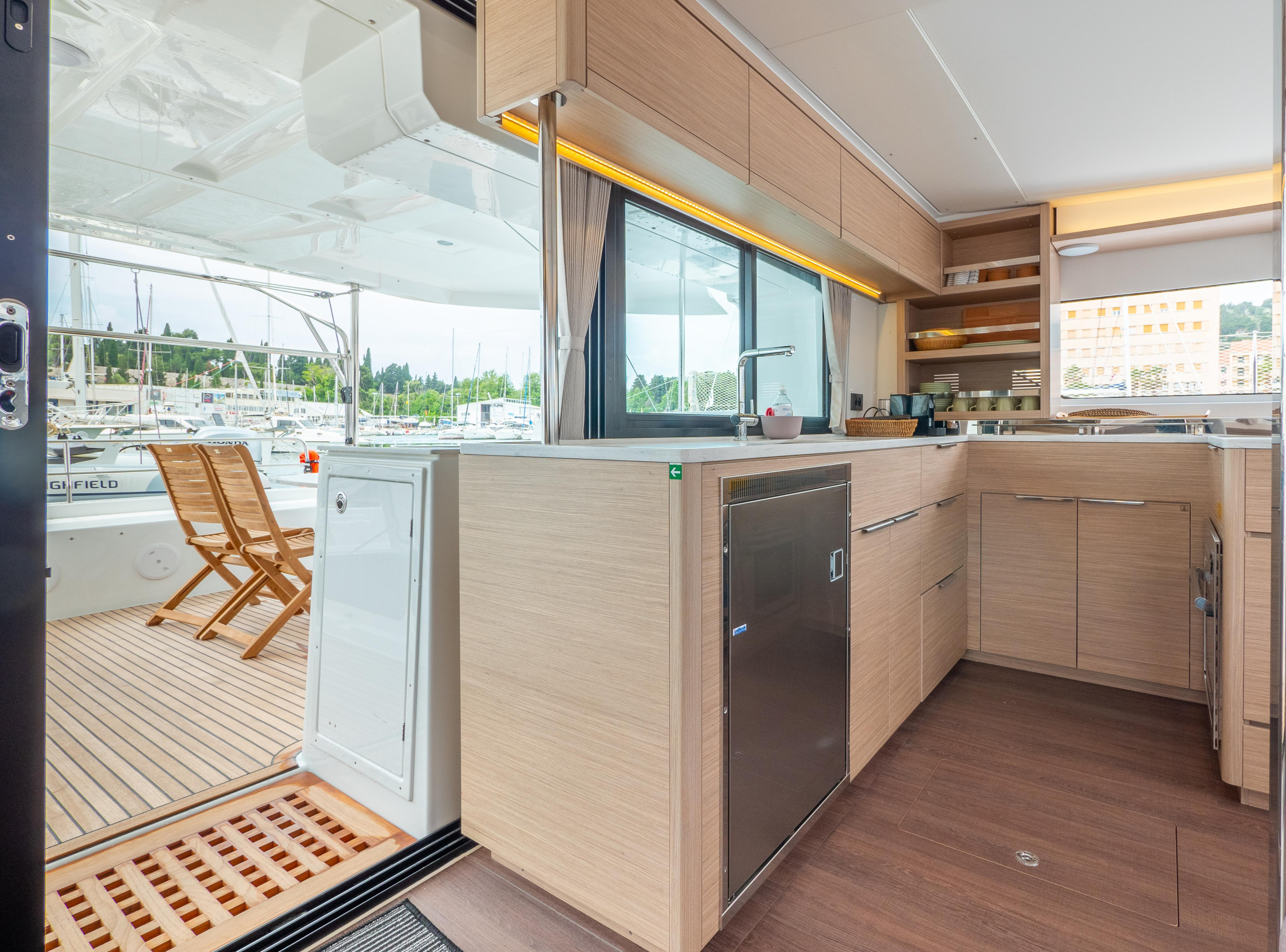 Lagoon 46 — photo 11