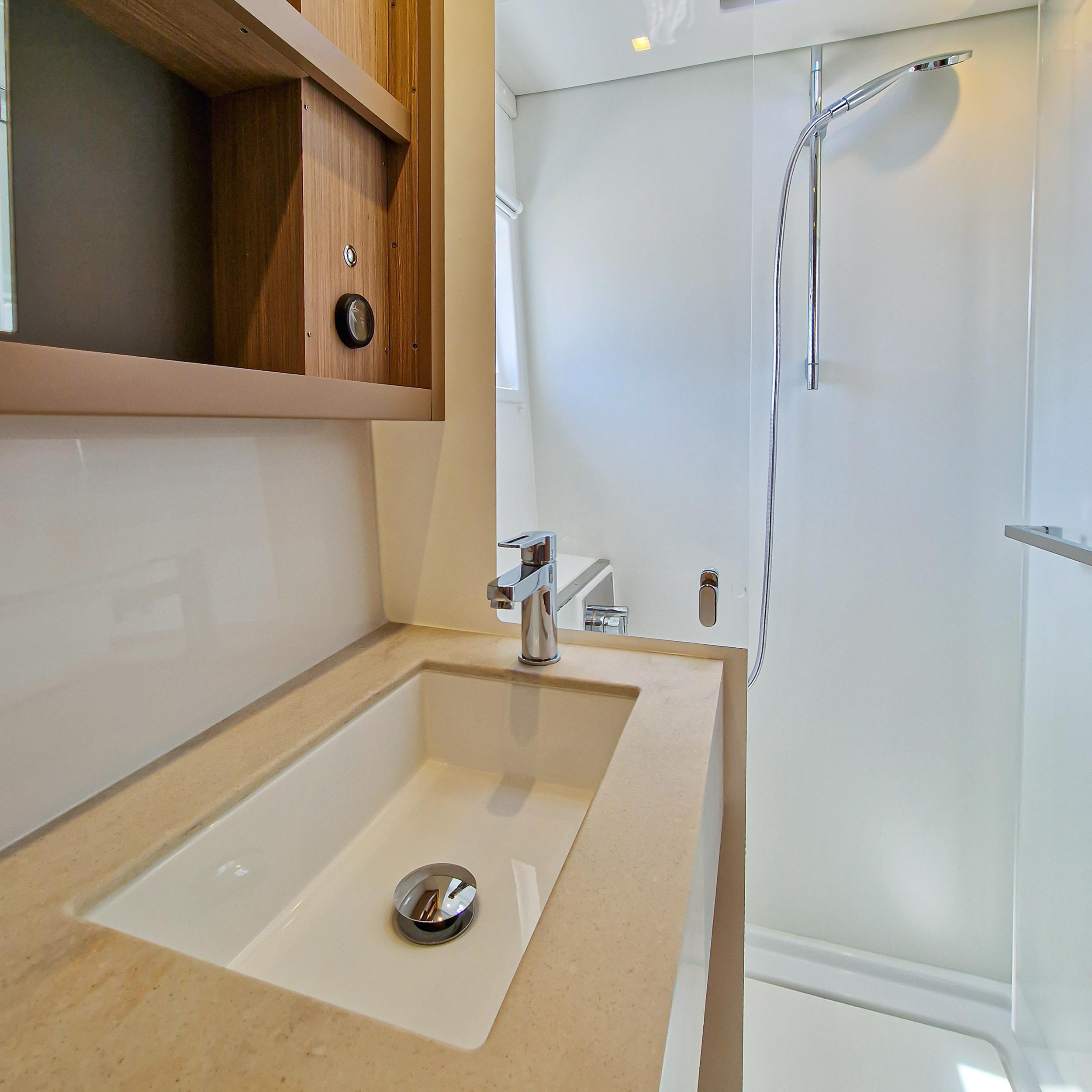 Lagoon 46 — photo 7