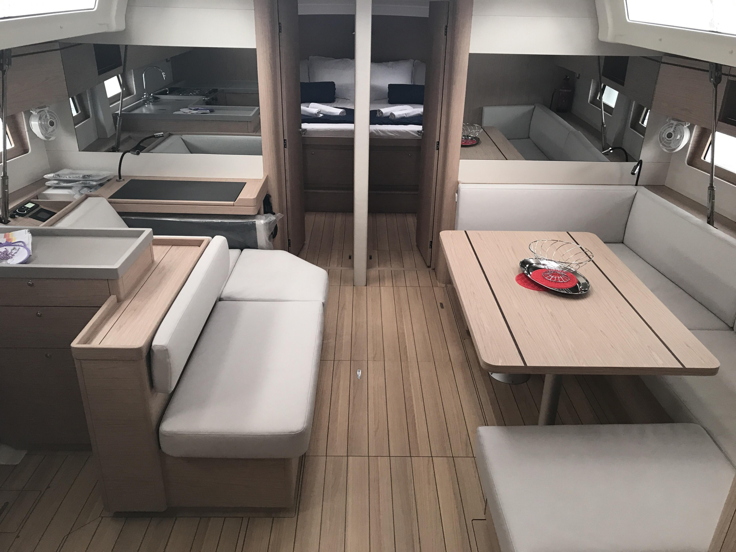Oceanis 51.1 — photo 13