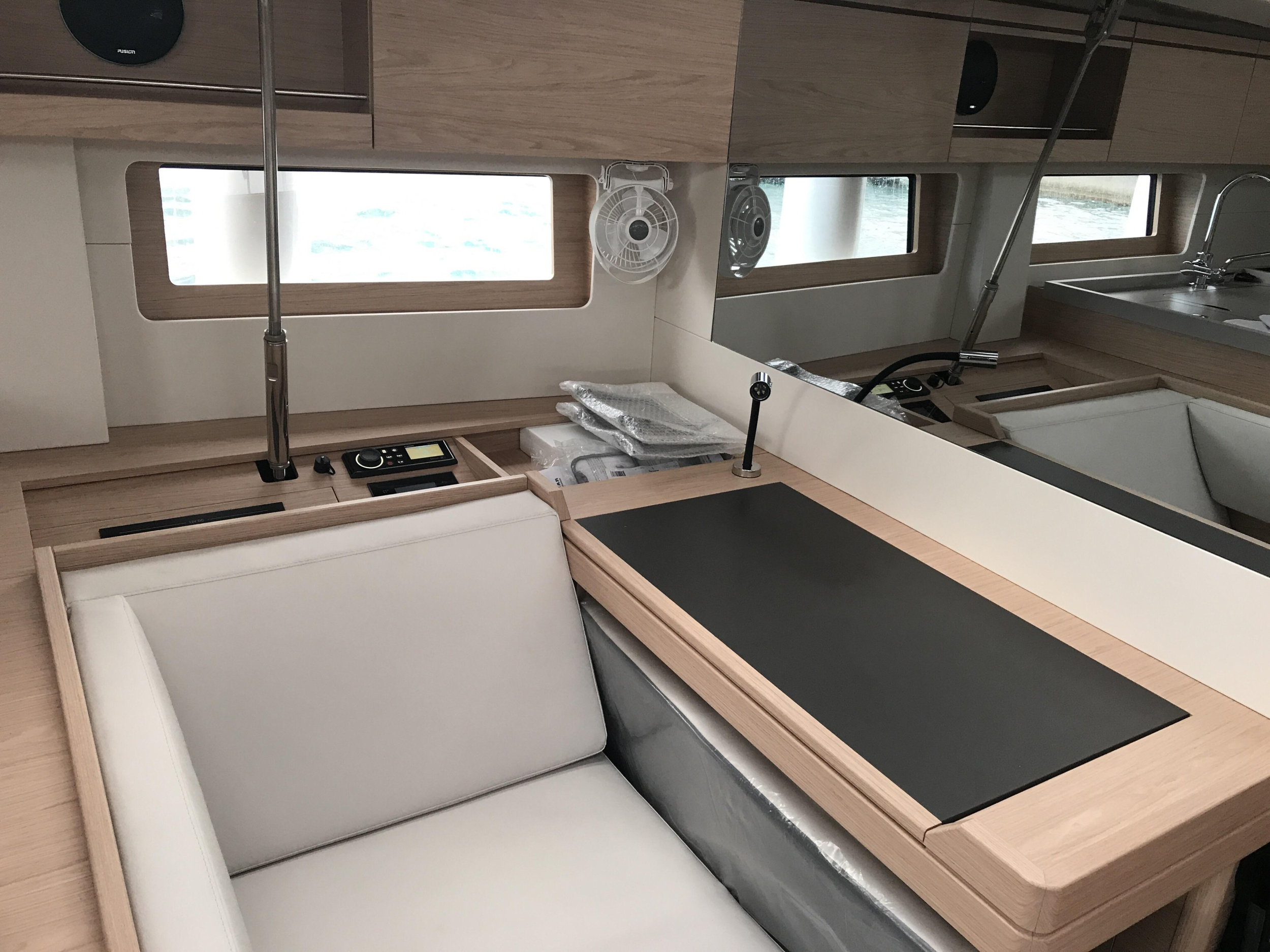 Oceanis 51.1 — photo 17