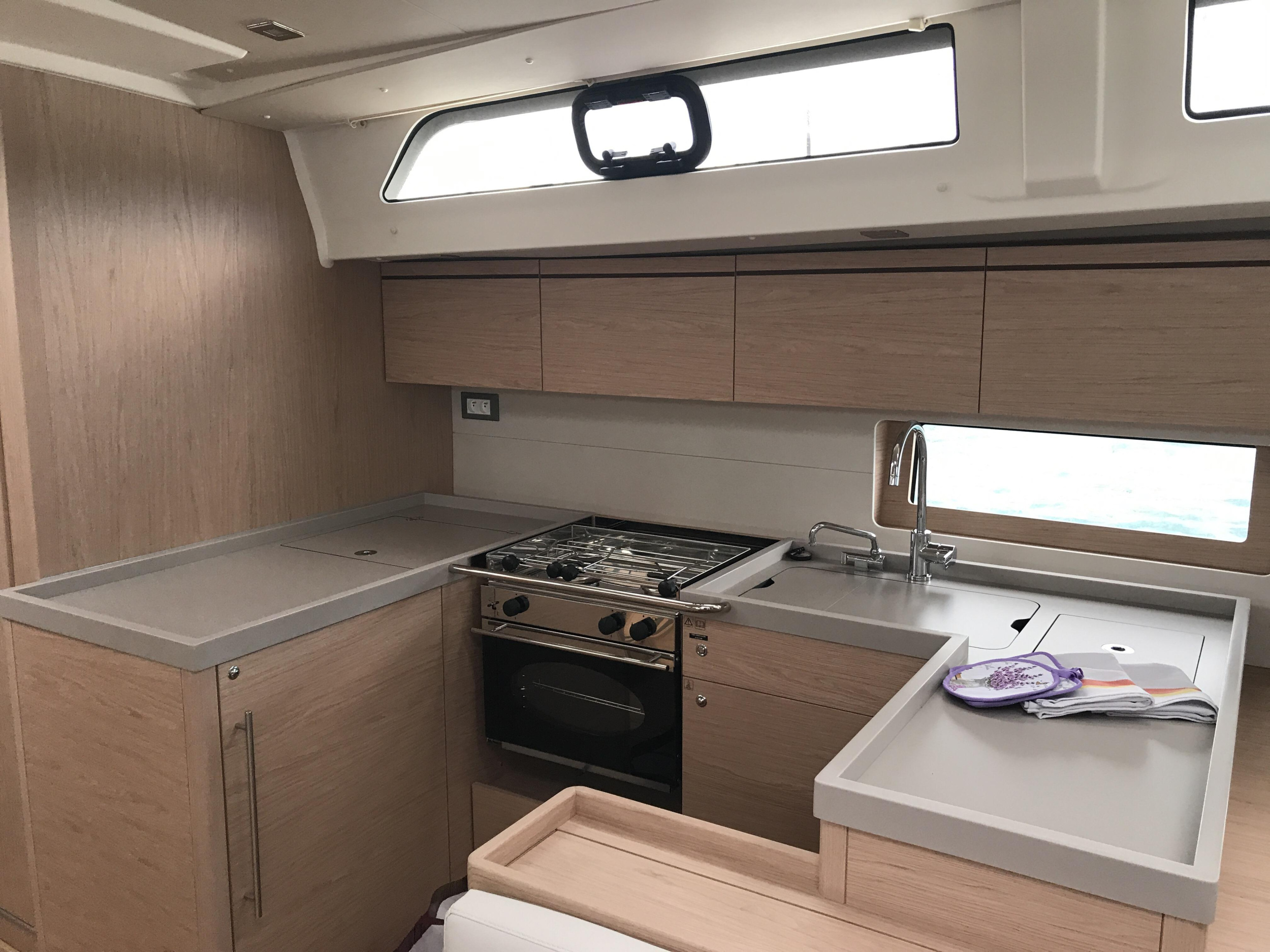 Oceanis 51.1 — photo 11