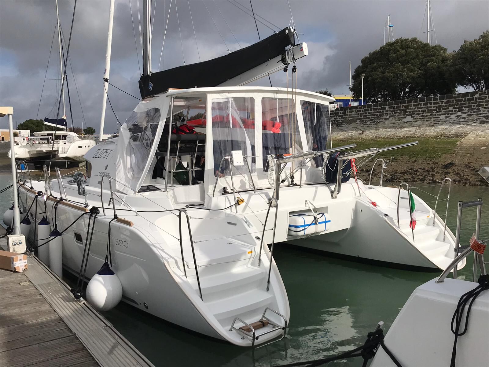 Lagoon 380 — photo 7