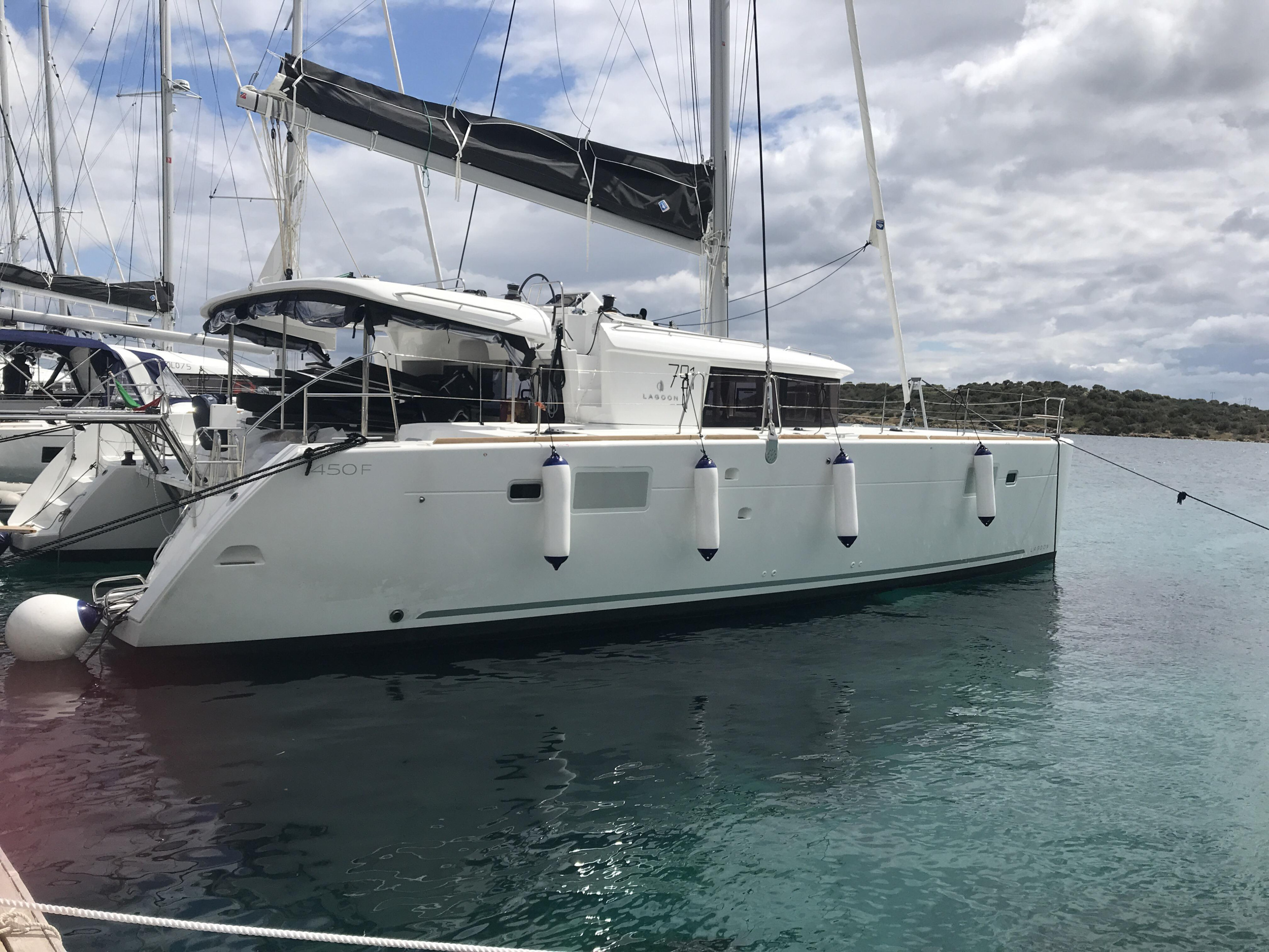 Lagoon 450F — photo 7