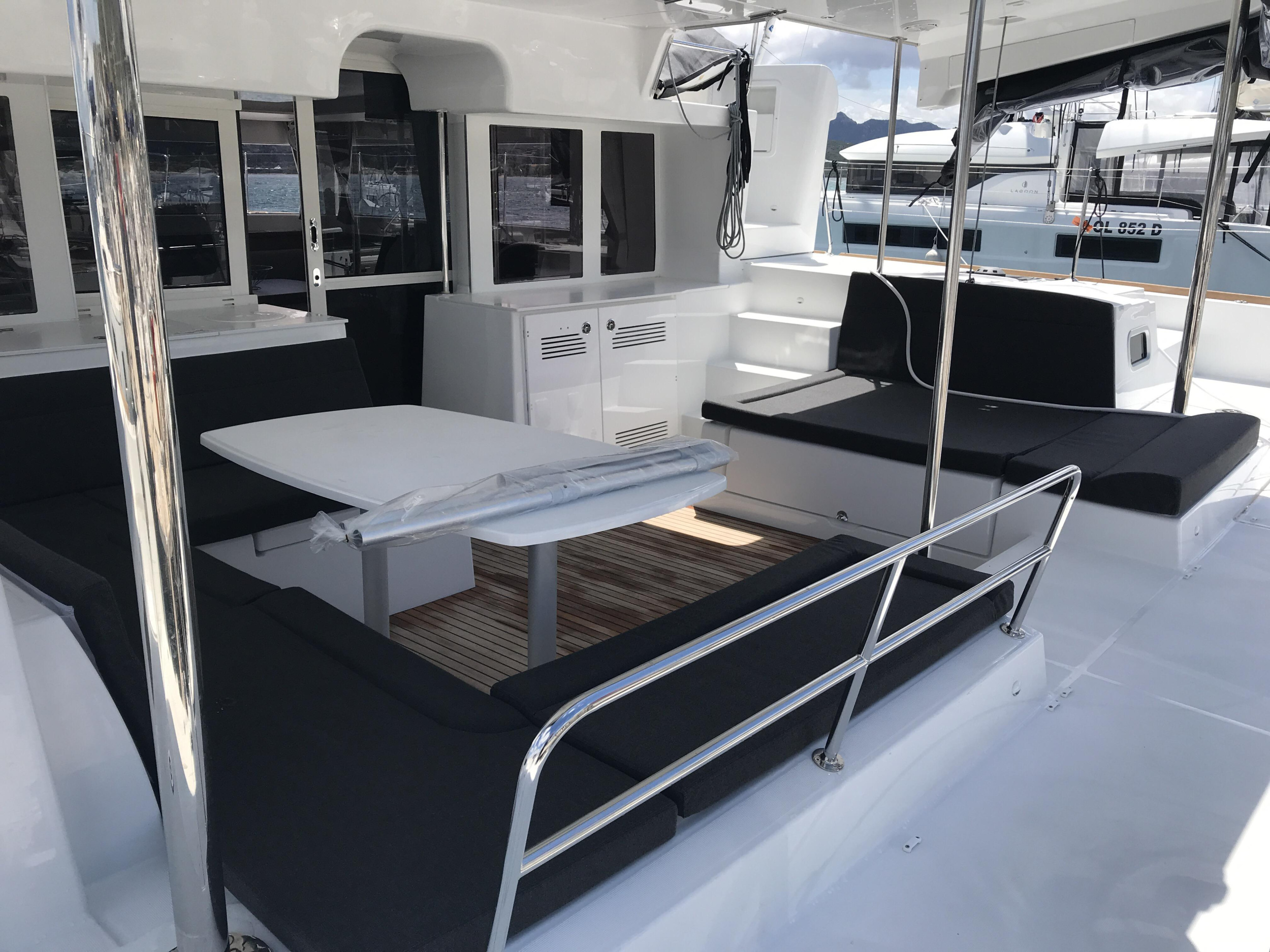 Lagoon 450F — photo 5