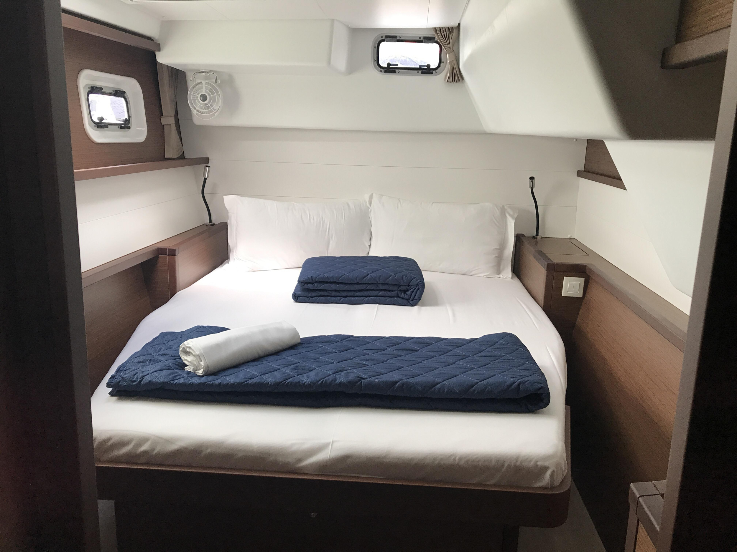 Lagoon 450F — photo 9
