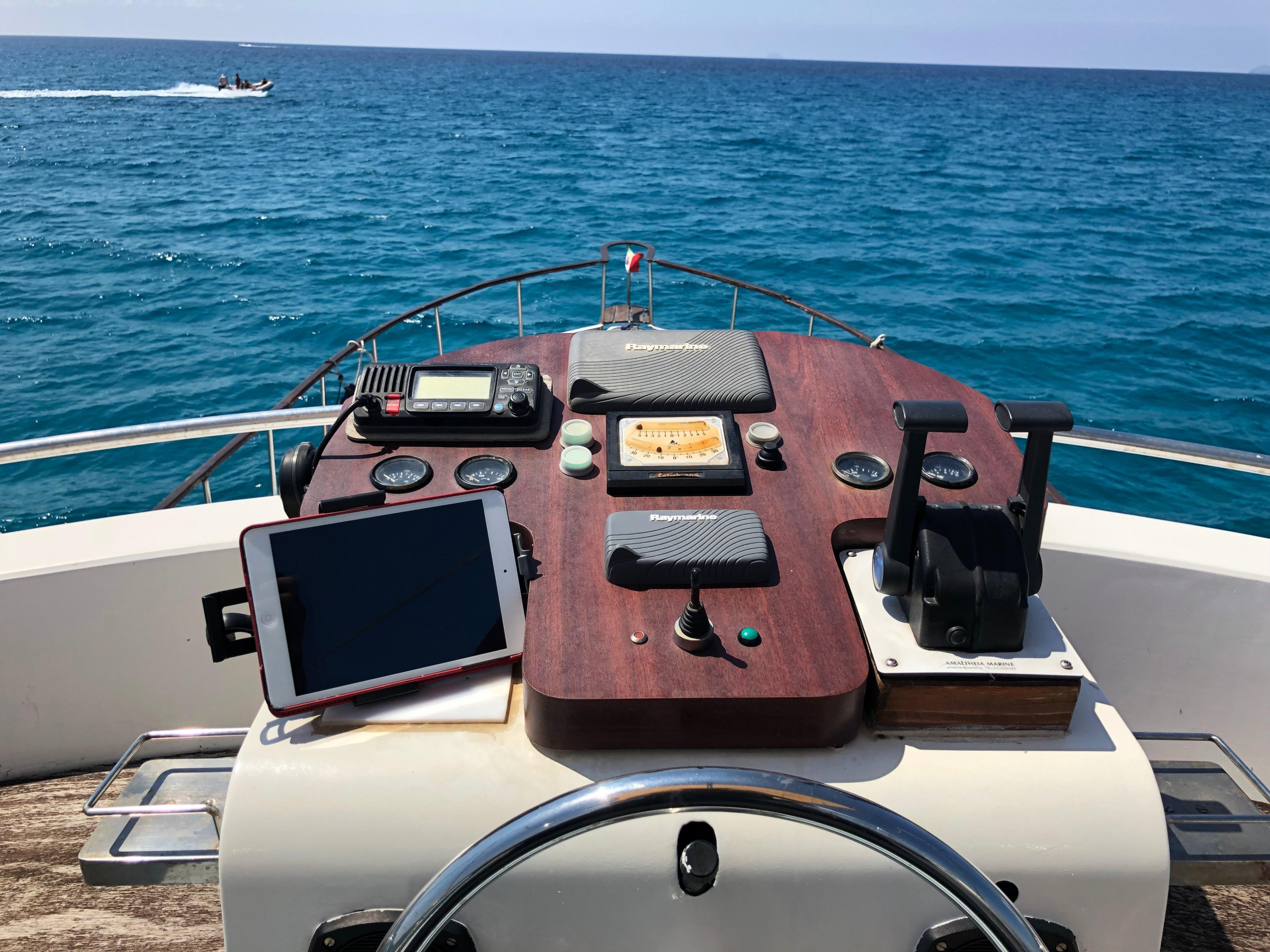 Waverunner 55 — photo 21