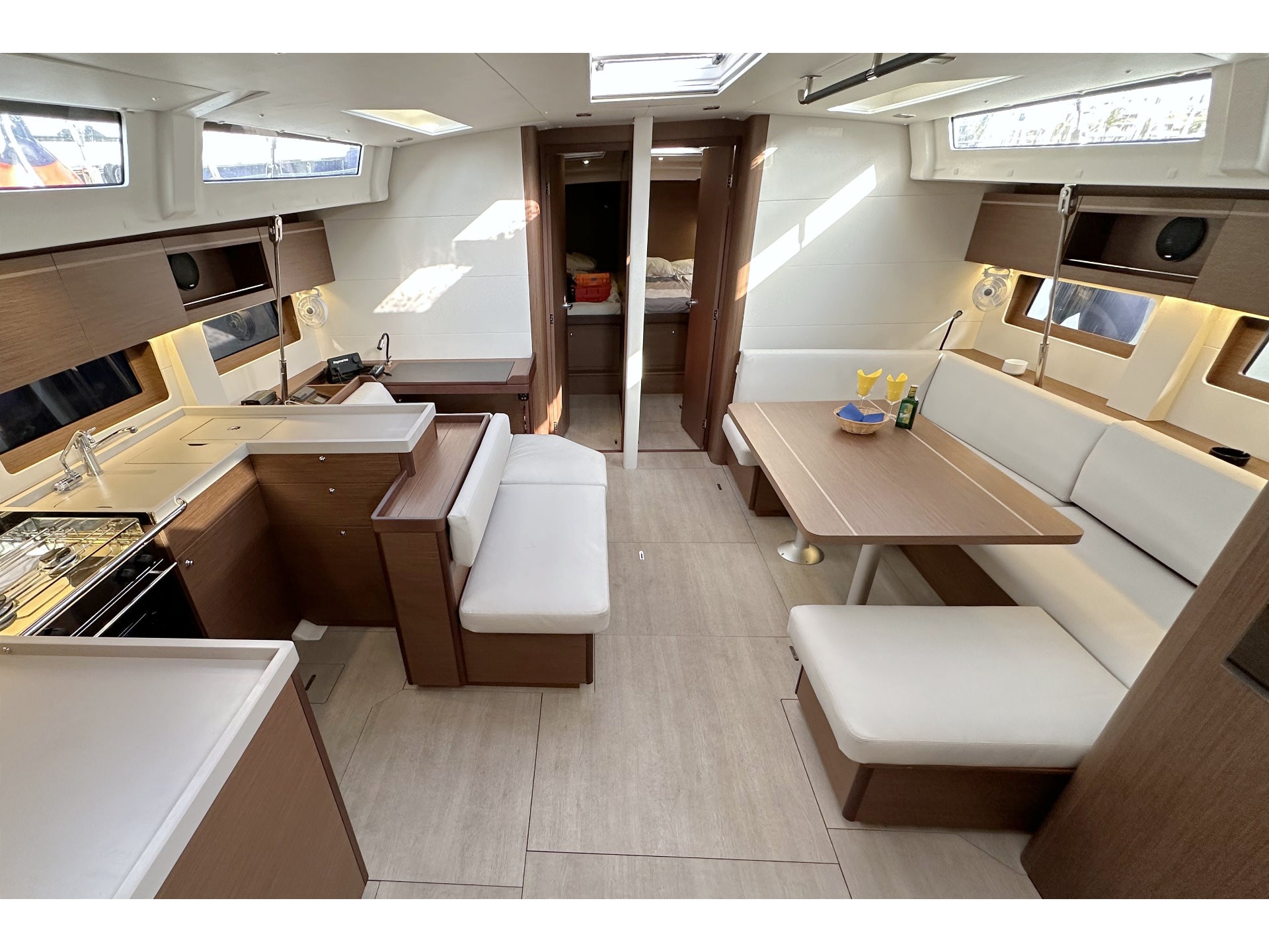 Oceanis 51.1 — photo 12