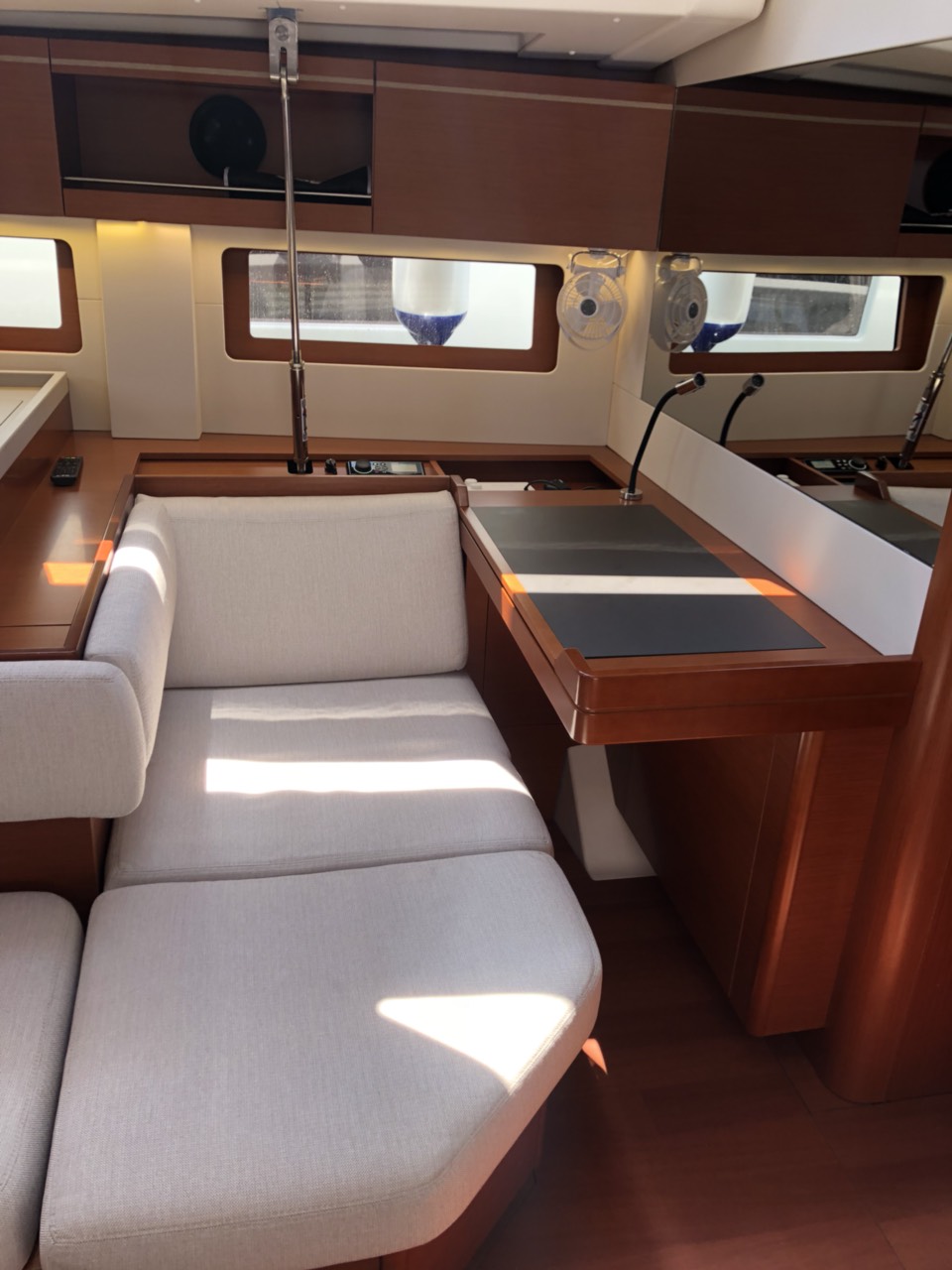 Oceanis 51.1 — photo 19