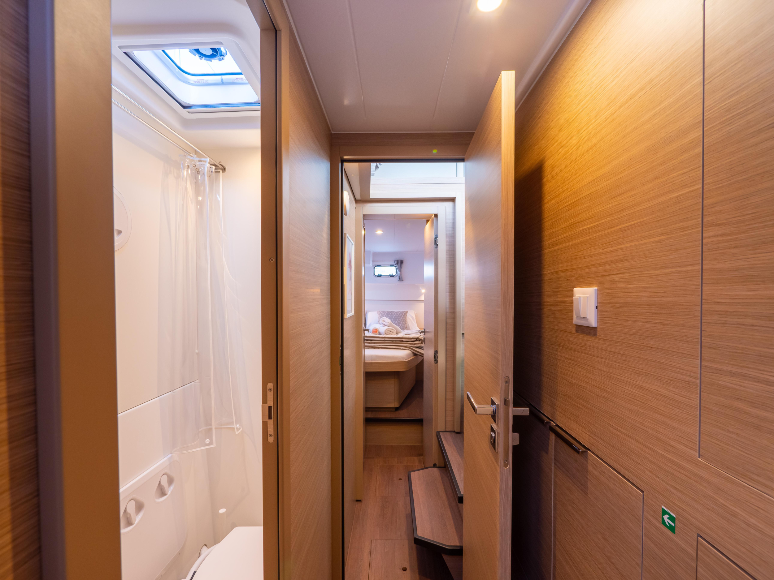 Lagoon 40 — photo 18