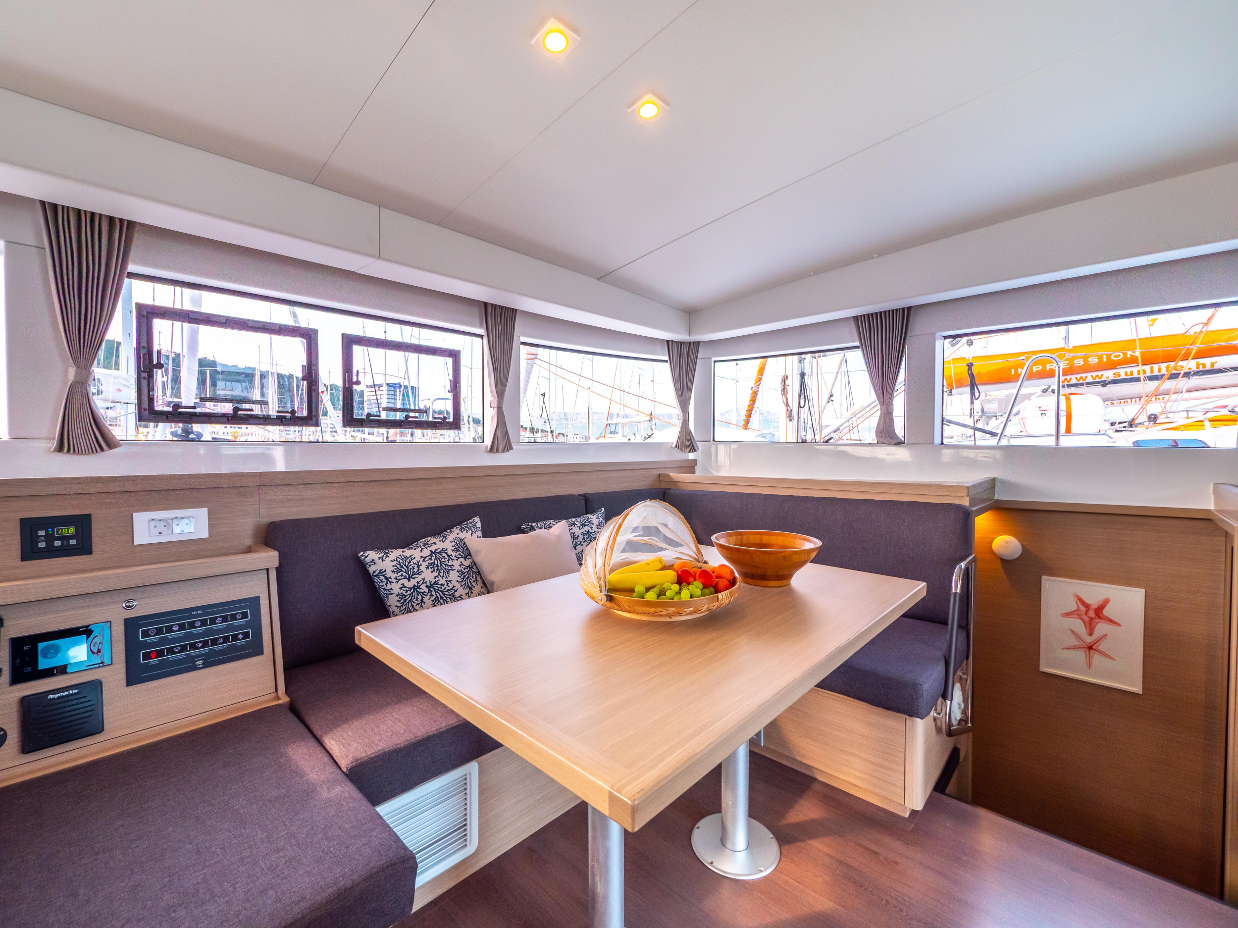 Lagoon 40 — photo 19