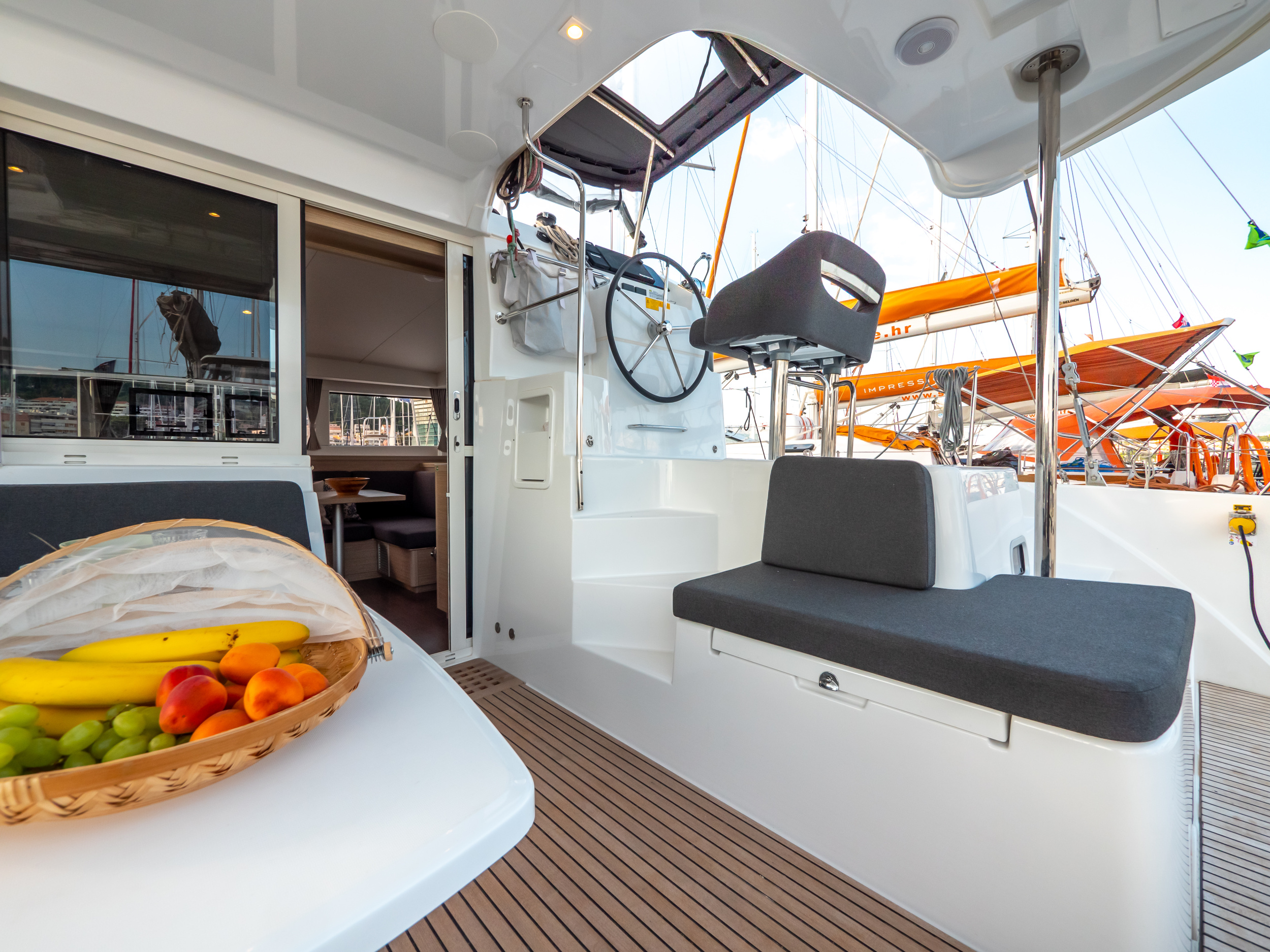 Lagoon 40 — photo 16