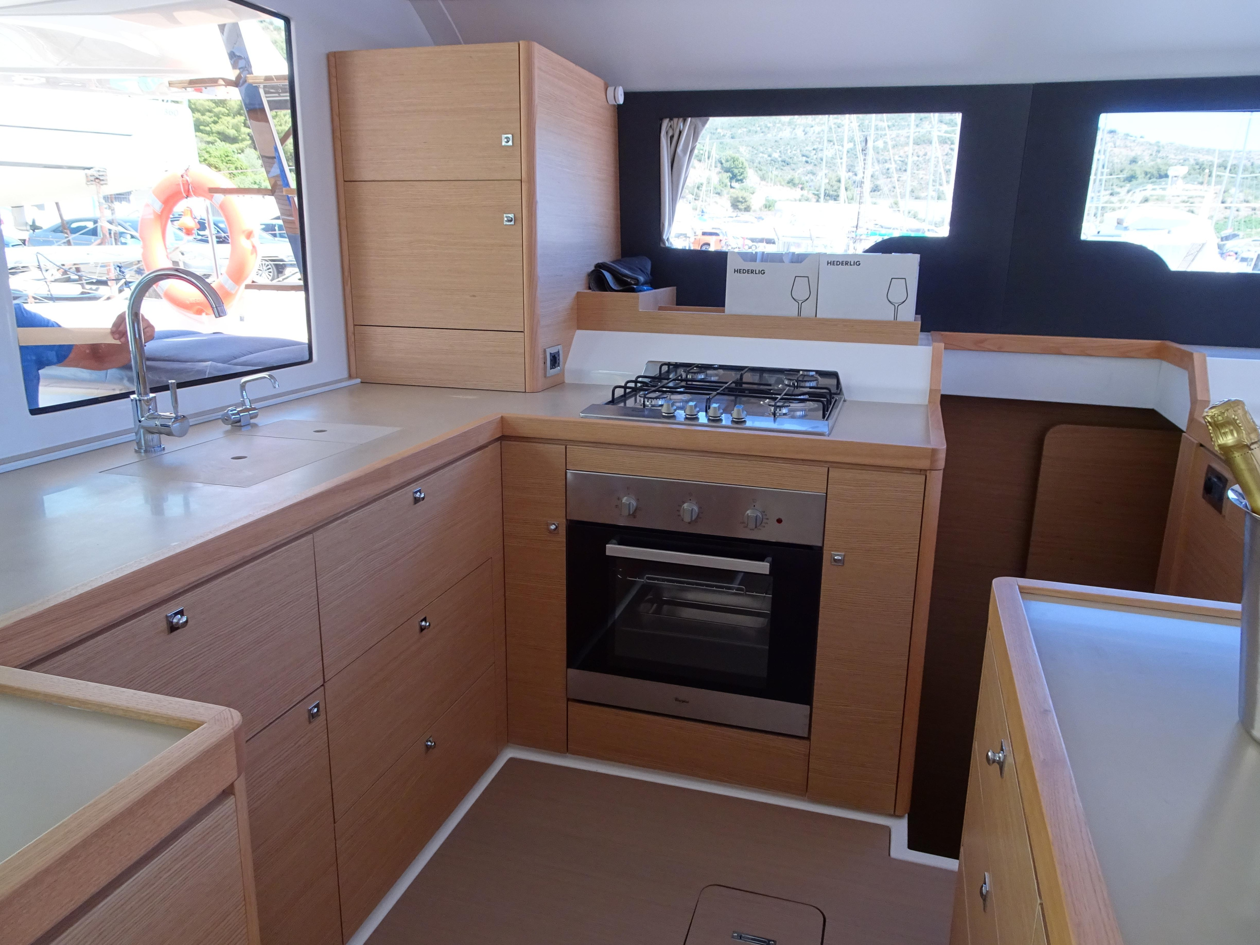 Dufour Catamaran 48 5c+5h — photo 3