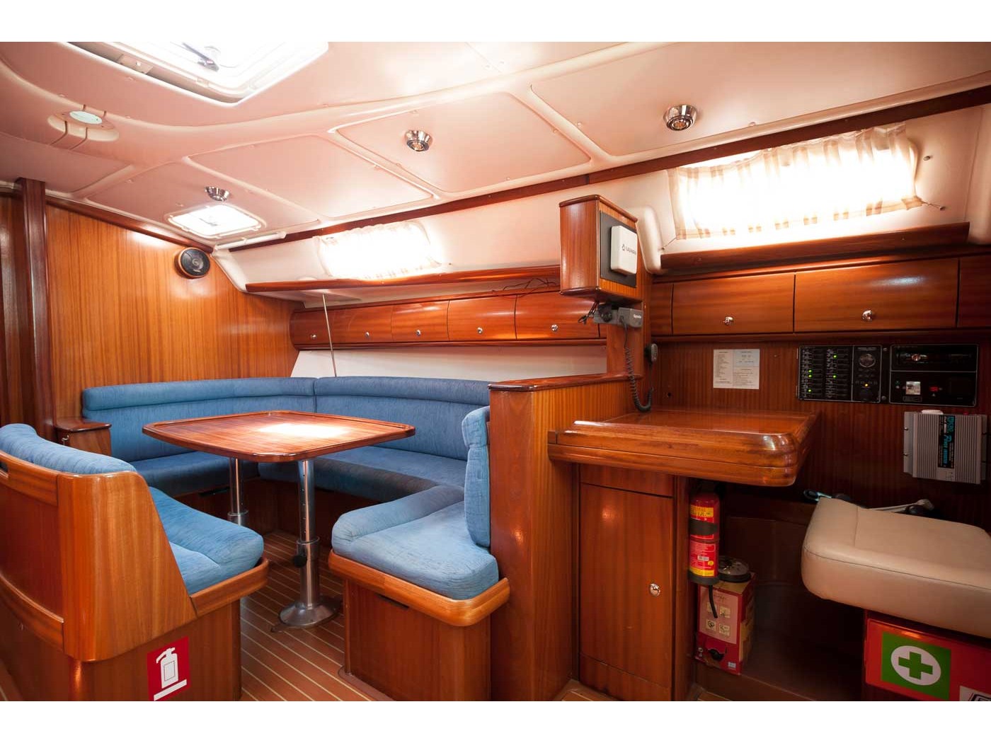 Bavaria 38 Cruiser — photo 3