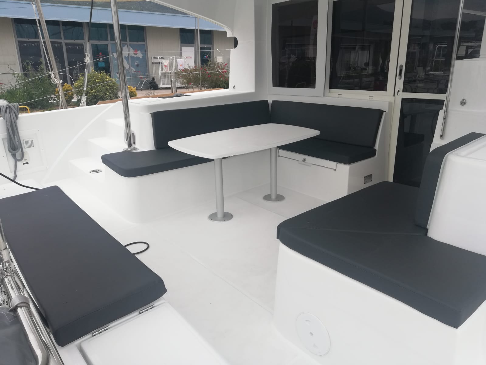 Lagoon 40 — photo 10