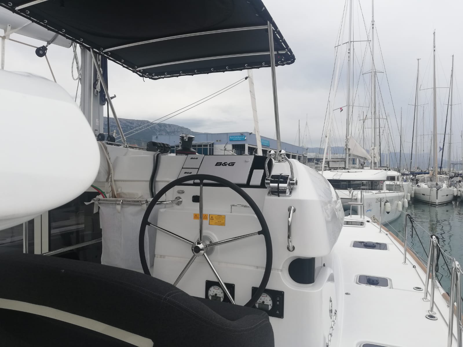 Lagoon 40 — photo 20
