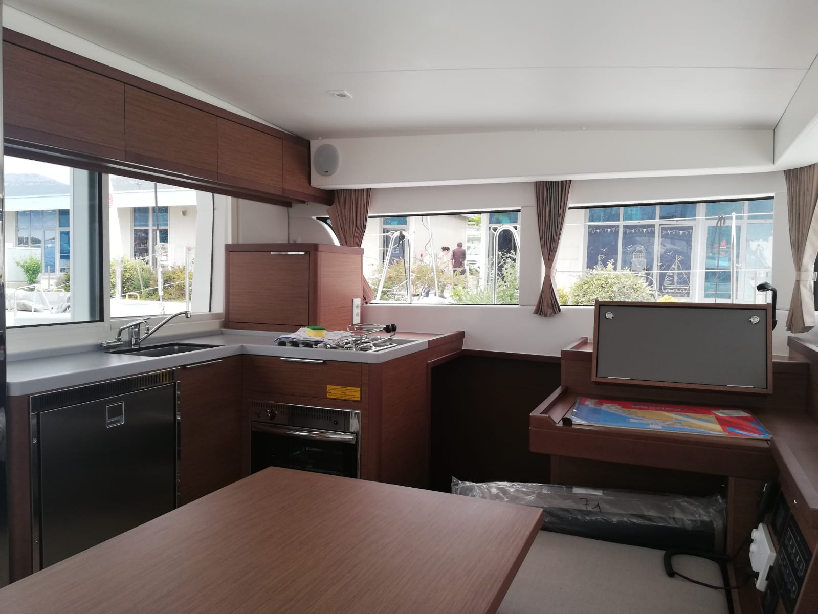 Lagoon 40 — photo 11