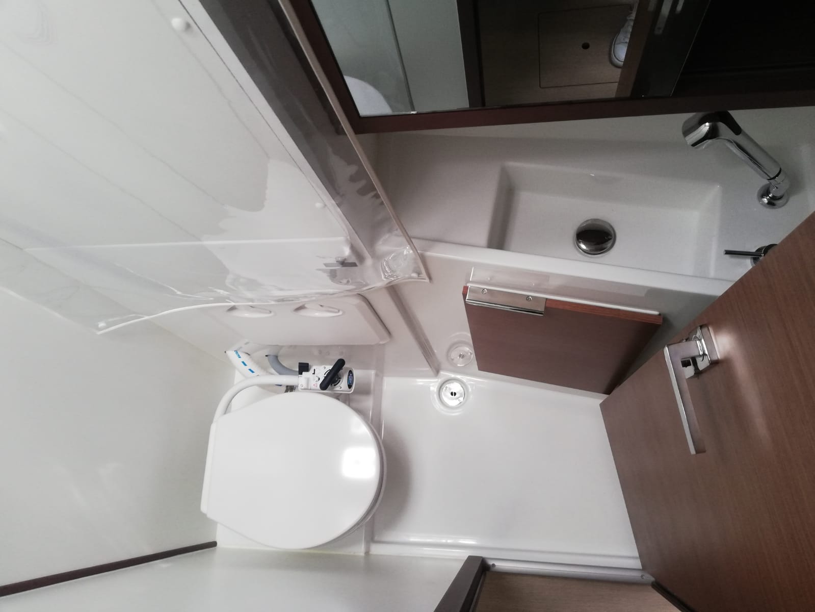 Lagoon 40 — photo 8