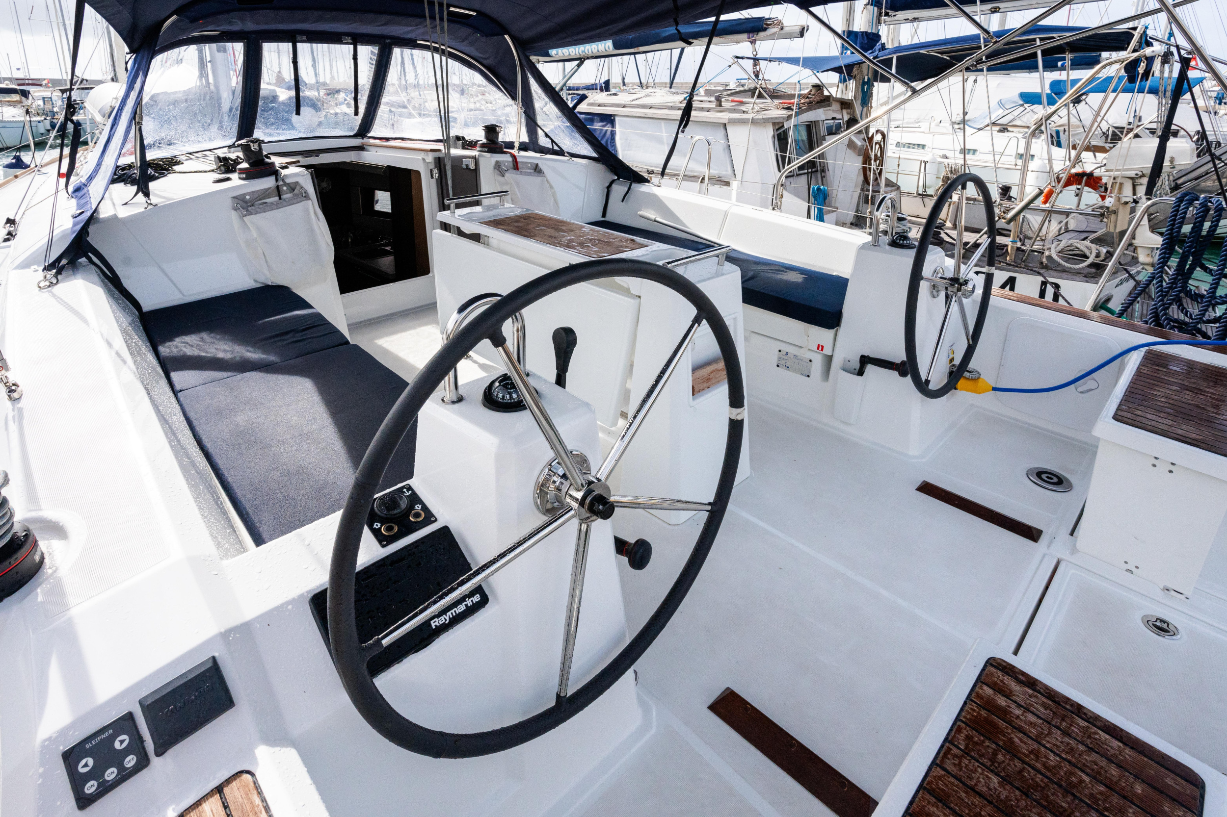 Oceanis 38.1 — photo 7