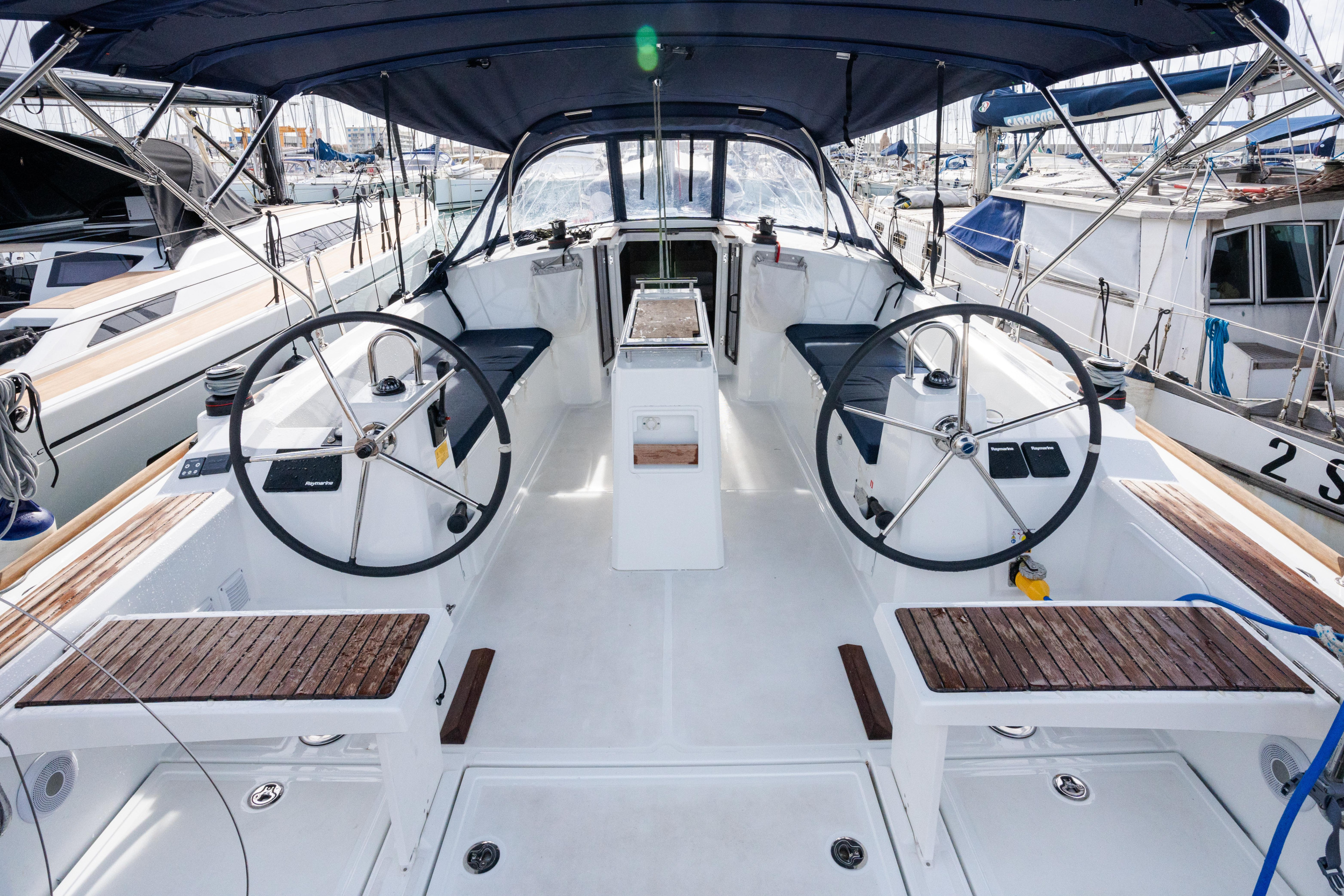 Oceanis 38.1 — photo 2
