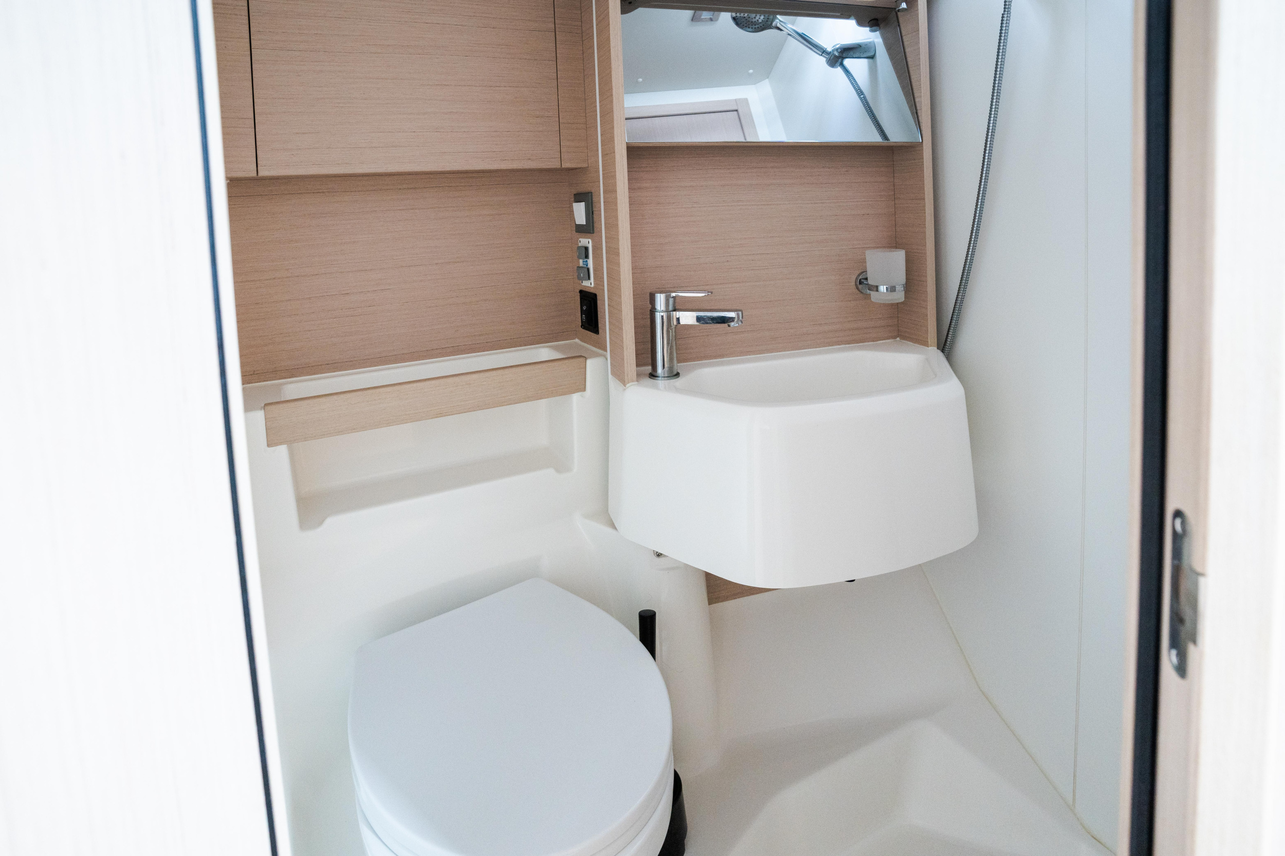 Oceanis 51.1 — photo 37