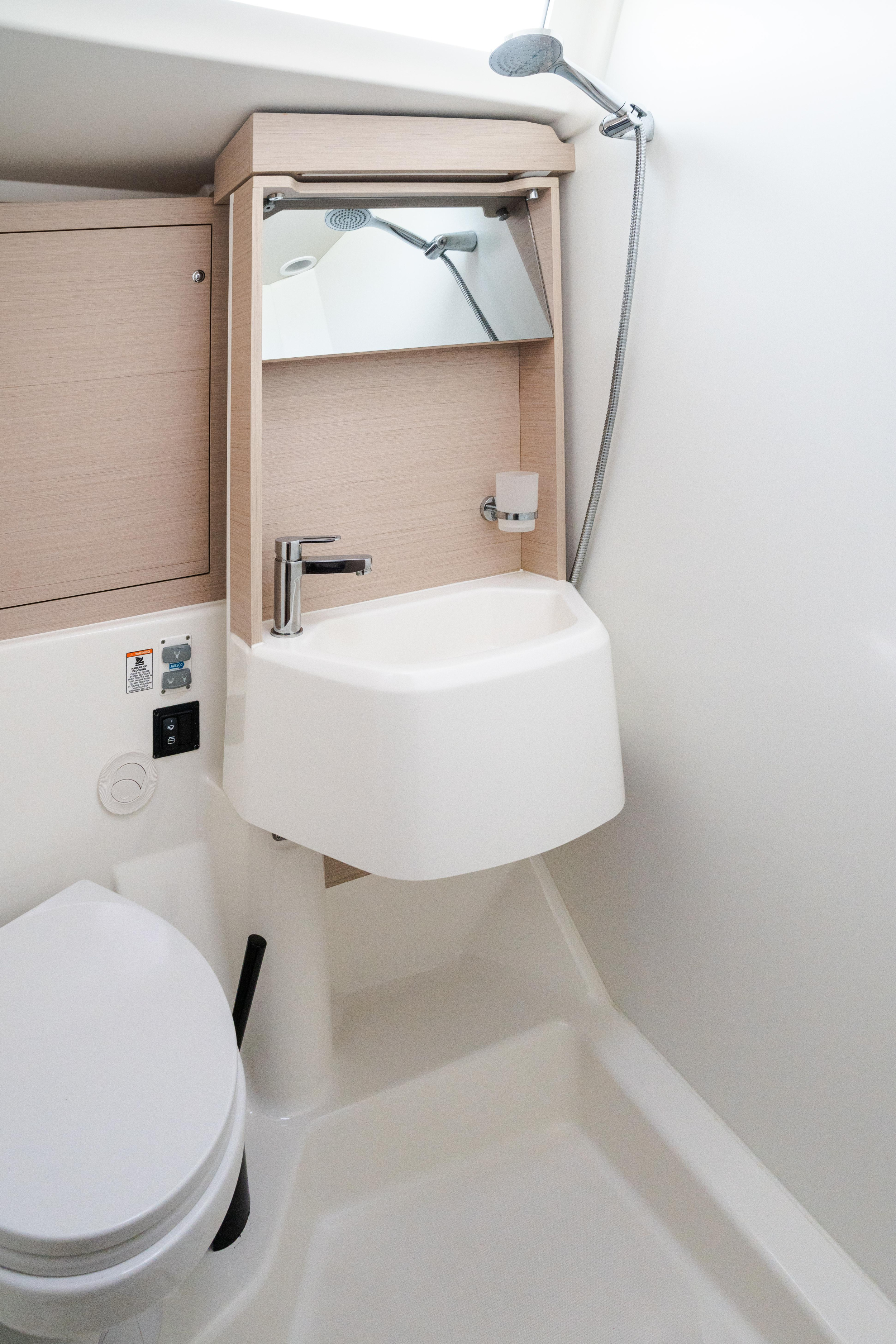 Oceanis 51.1 — photo 33