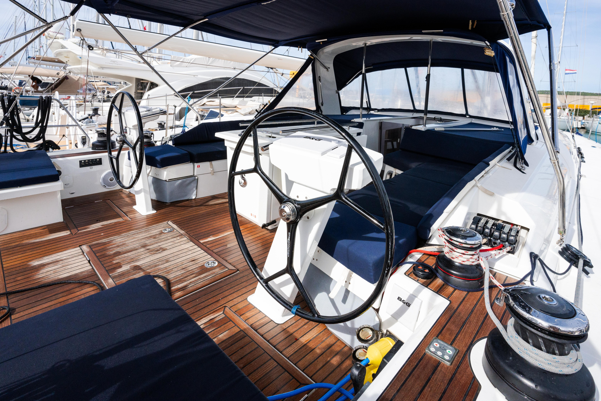 Oceanis 51.1 — photo 35