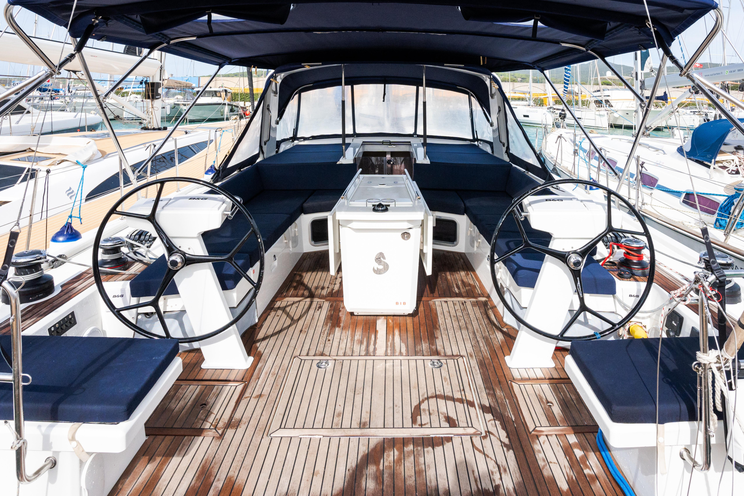 Oceanis 51.1 — photo 18