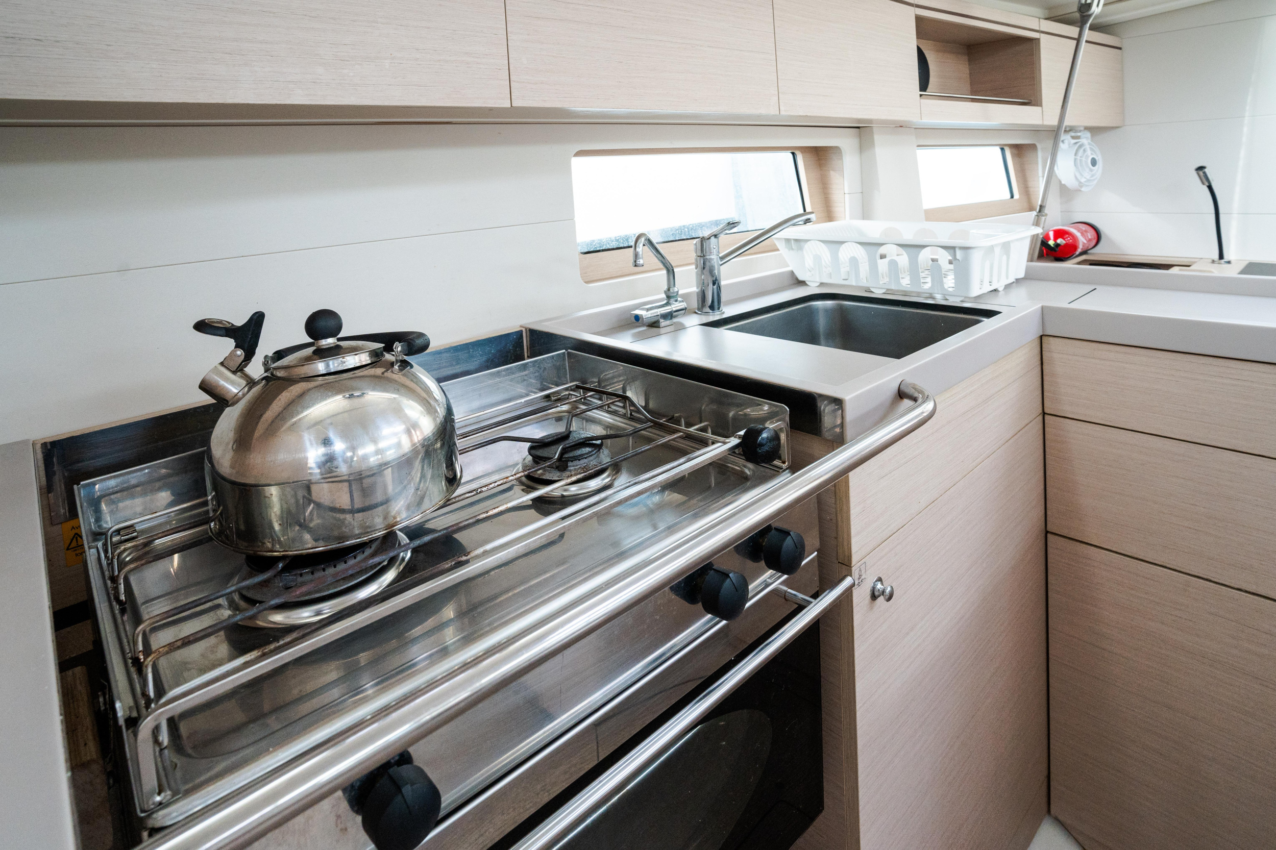 Oceanis 51.1 — photo 29