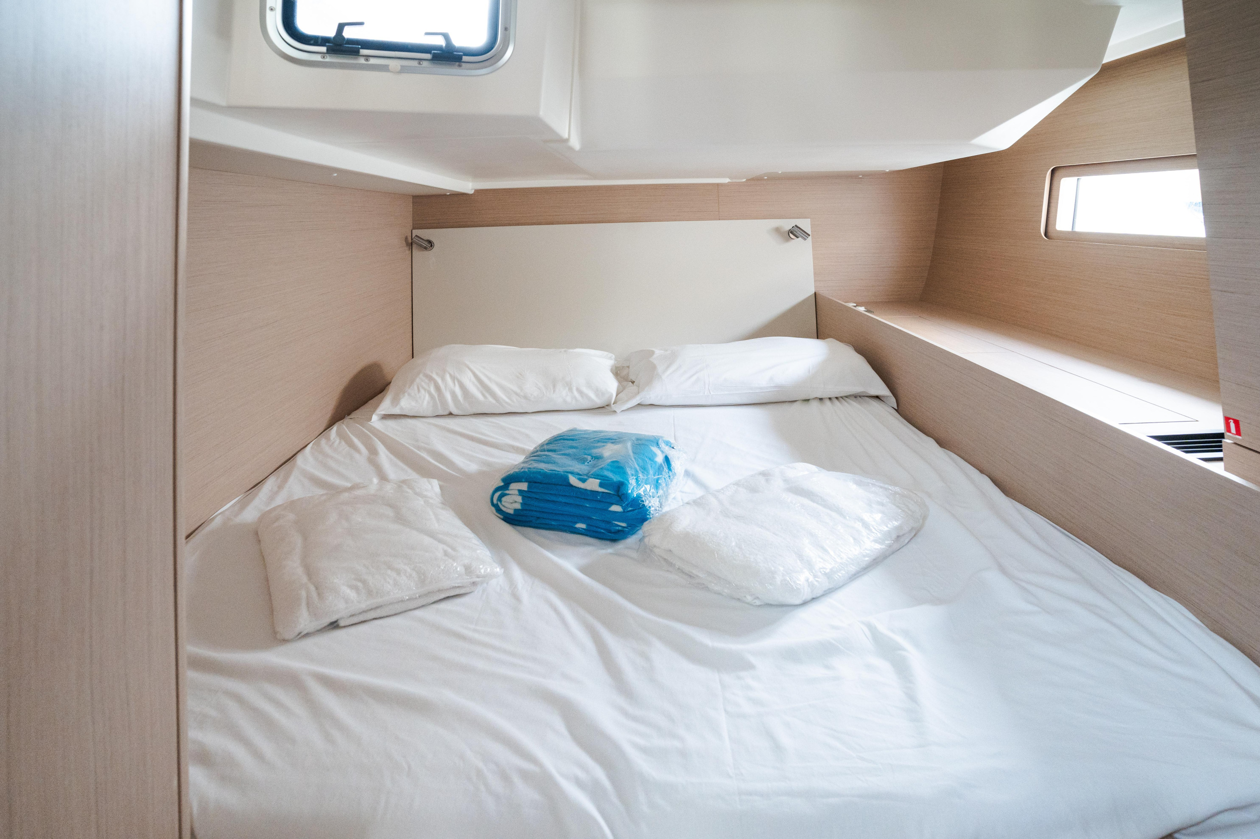 Oceanis 51.1 — photo 32